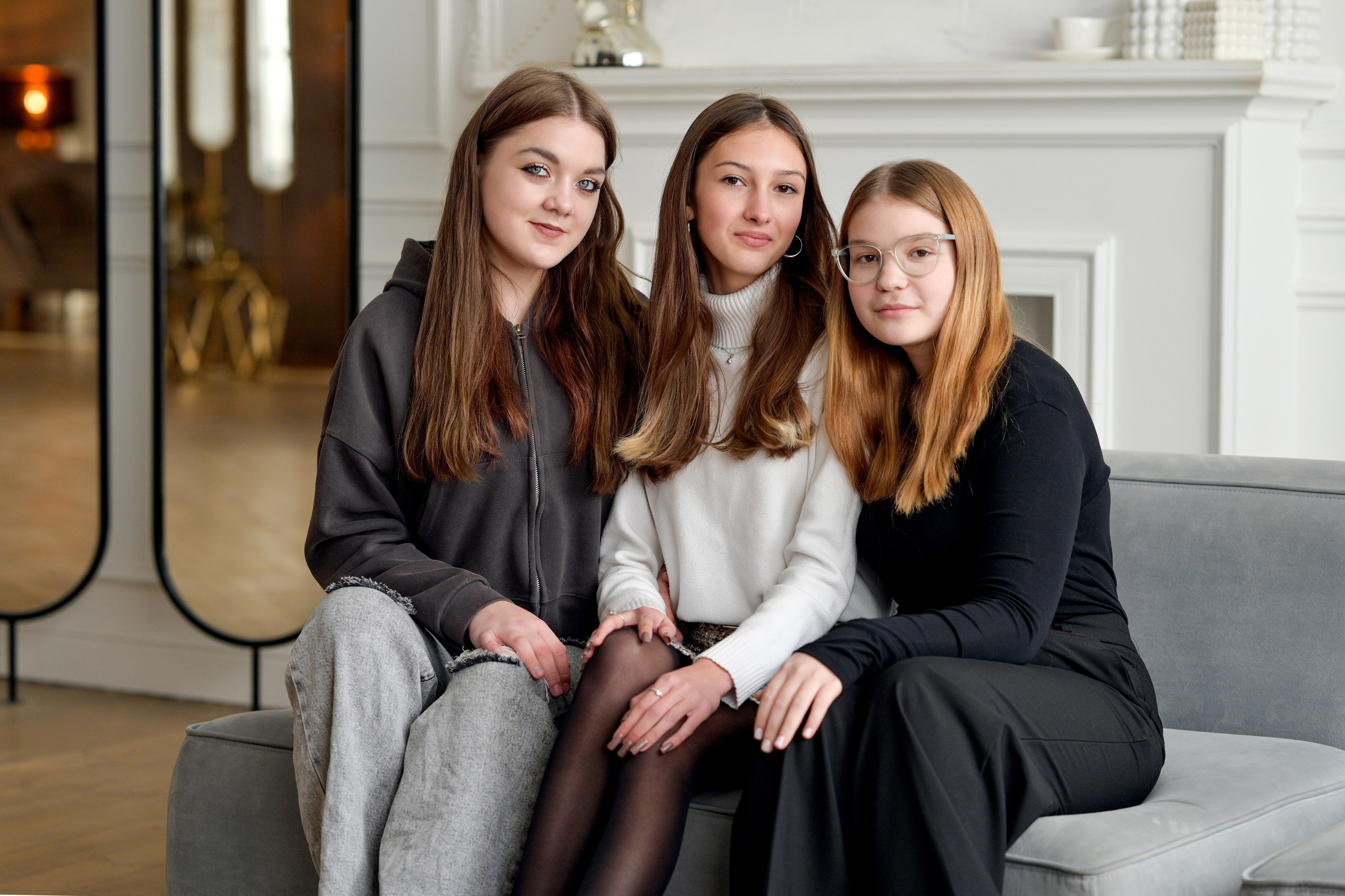 Фото из студии в Омске. Фото и видеосъемка в Омске | Выпускные альбомы