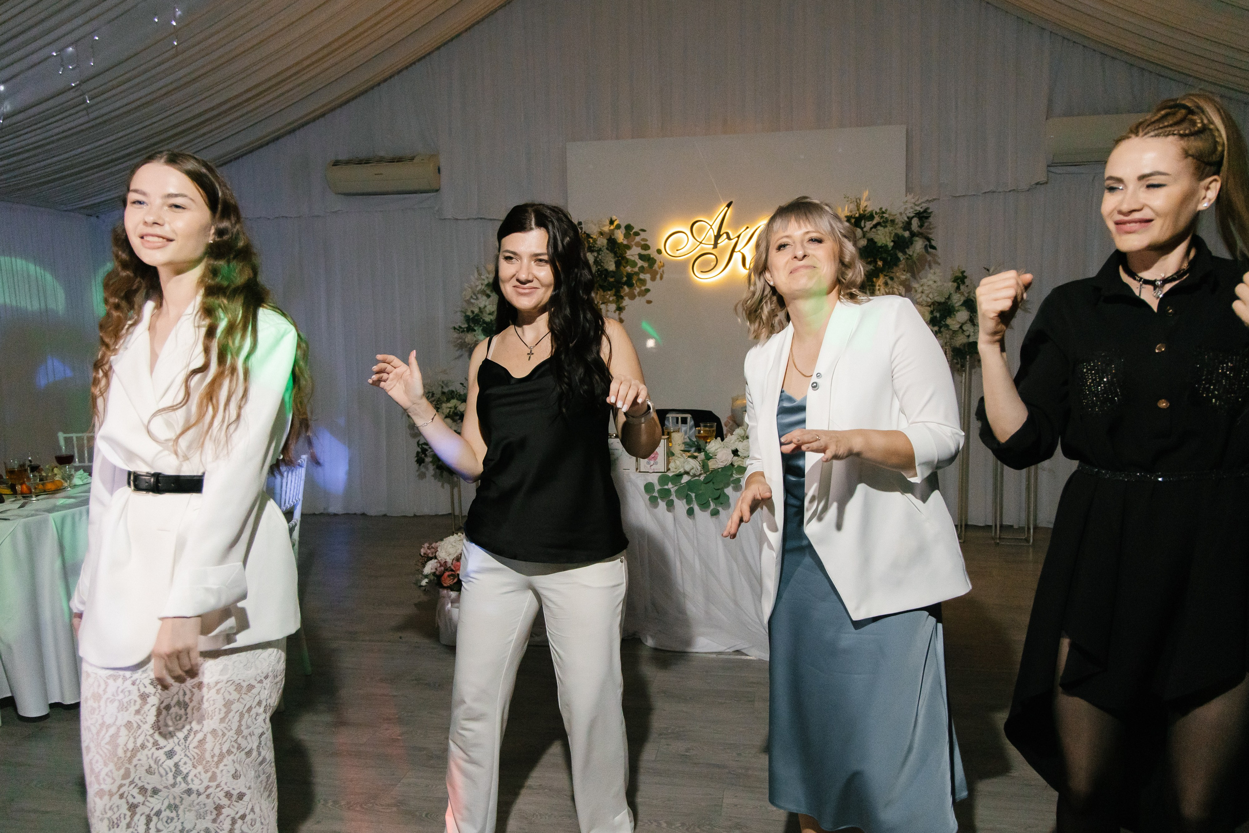 Ксения и Антон (полный день). Фотограф в Барнауле Юлия Садвокасова