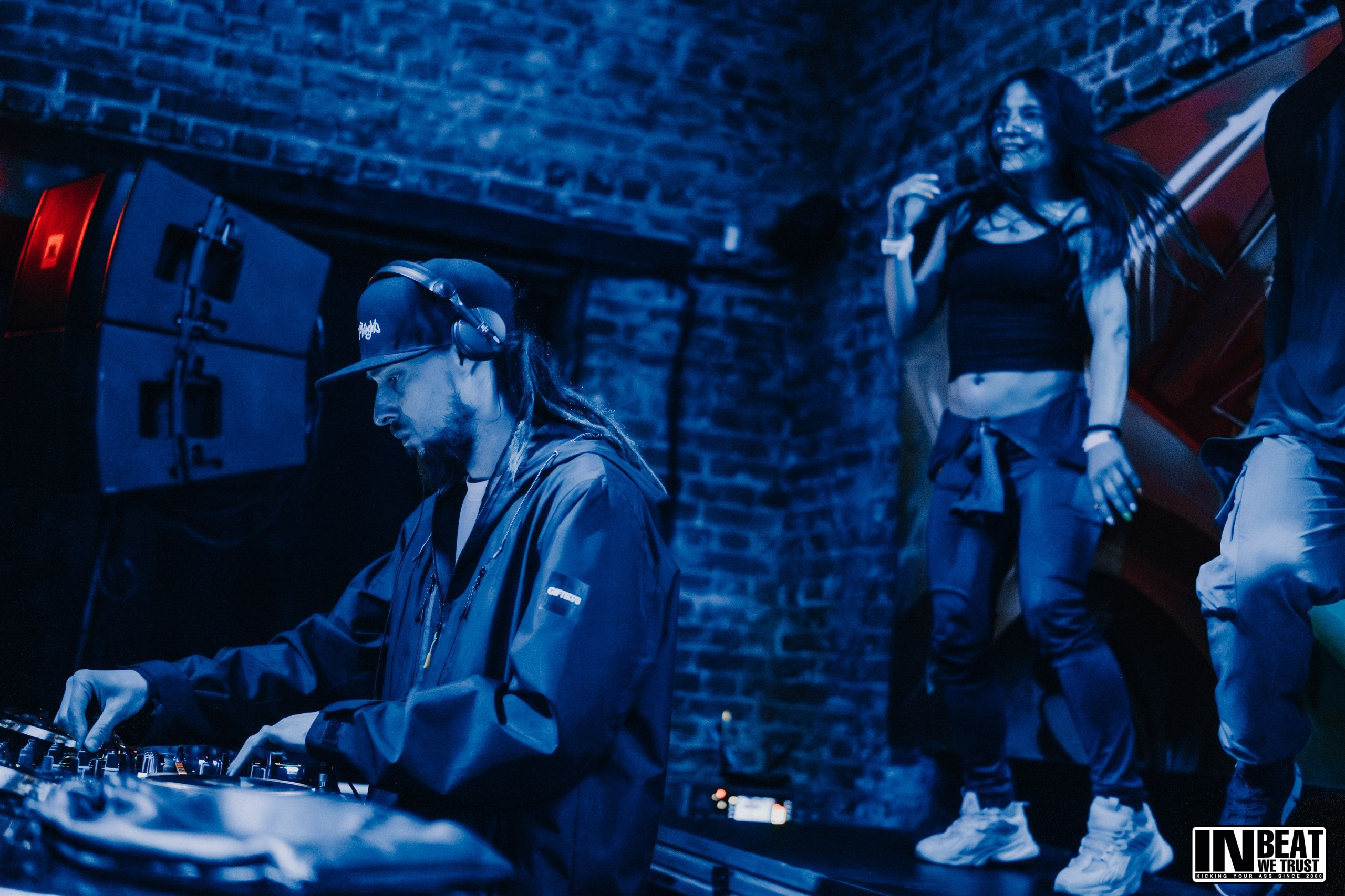 In Beat We Trust 26 (Roof place). Виктор Антропов | Репортажный фотограф в Санкт-Петербурге