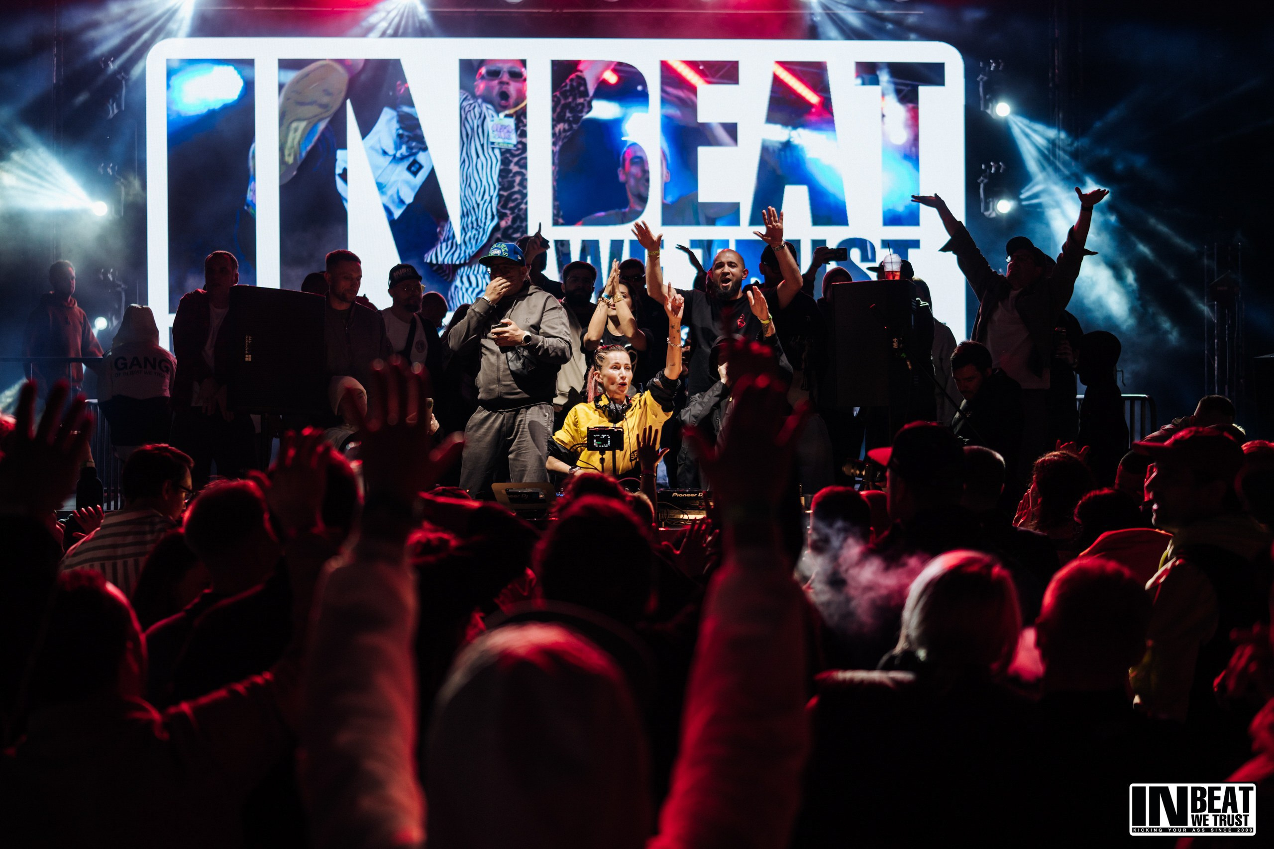 In Beat We Trust 26 (Roof place). Виктор Антропов | Репортажный фотограф в Санкт-Петербурге