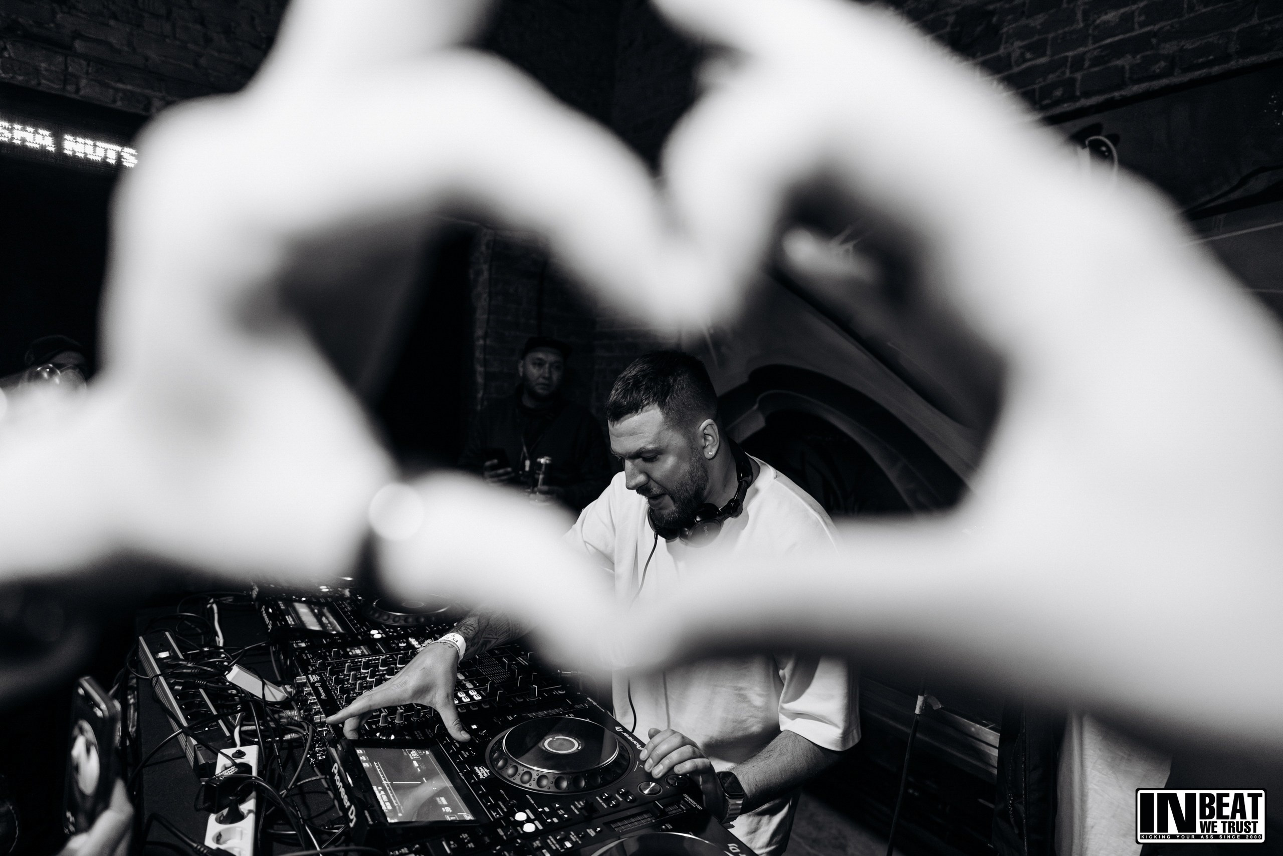 In Beat We Trust 26 (Roof place). Виктор Антропов | Репортажный фотограф в Санкт-Петербурге