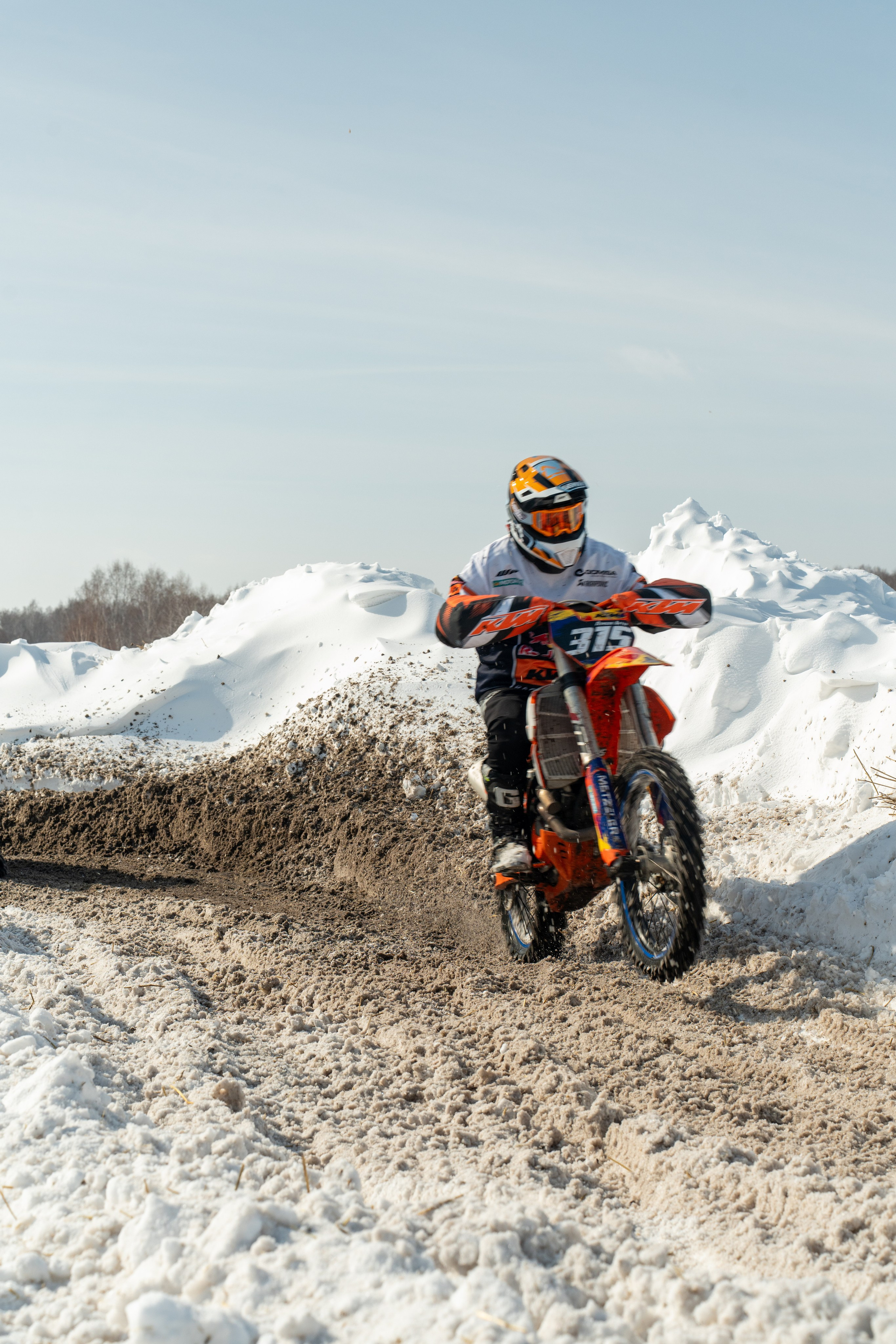 Мотокросс, закрытие зимнего сезона. Фотограф Артем Ларионов