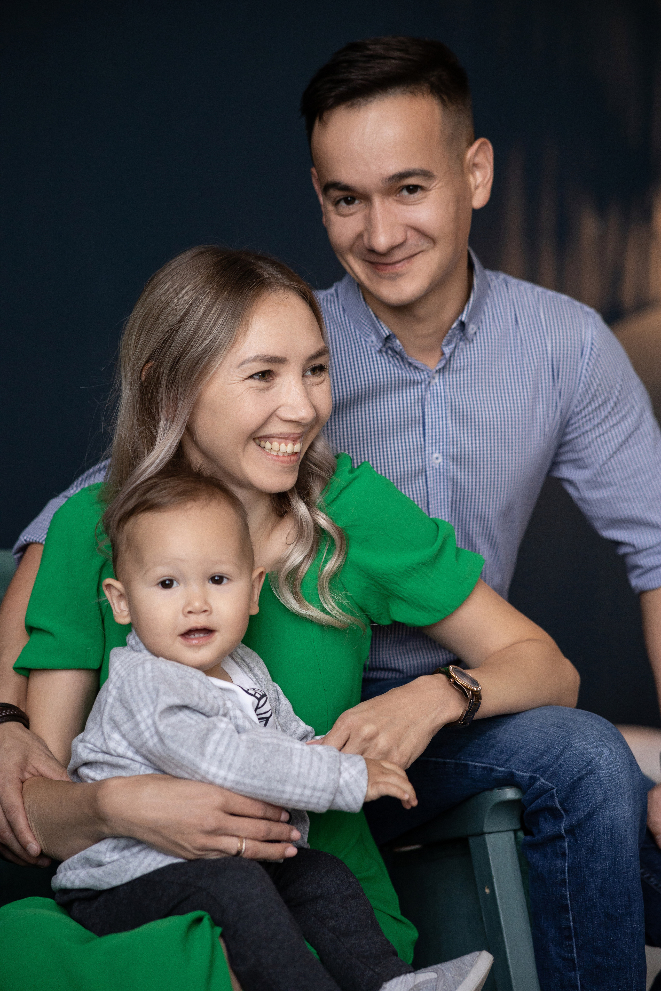 Семейная фотосессия в студии. Фотограф Тимур Биктимеров: портреты, репортажи, фотокниги