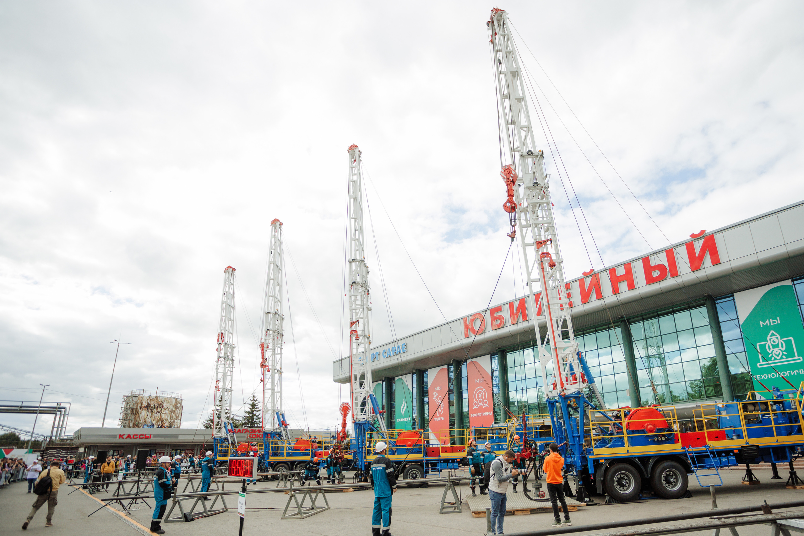 Фоторепортаж с празднования Дня Нефтяника в городе Альметьевске. Фотограф Тимур Биктимеров: портреты, репортажи, фотокниги