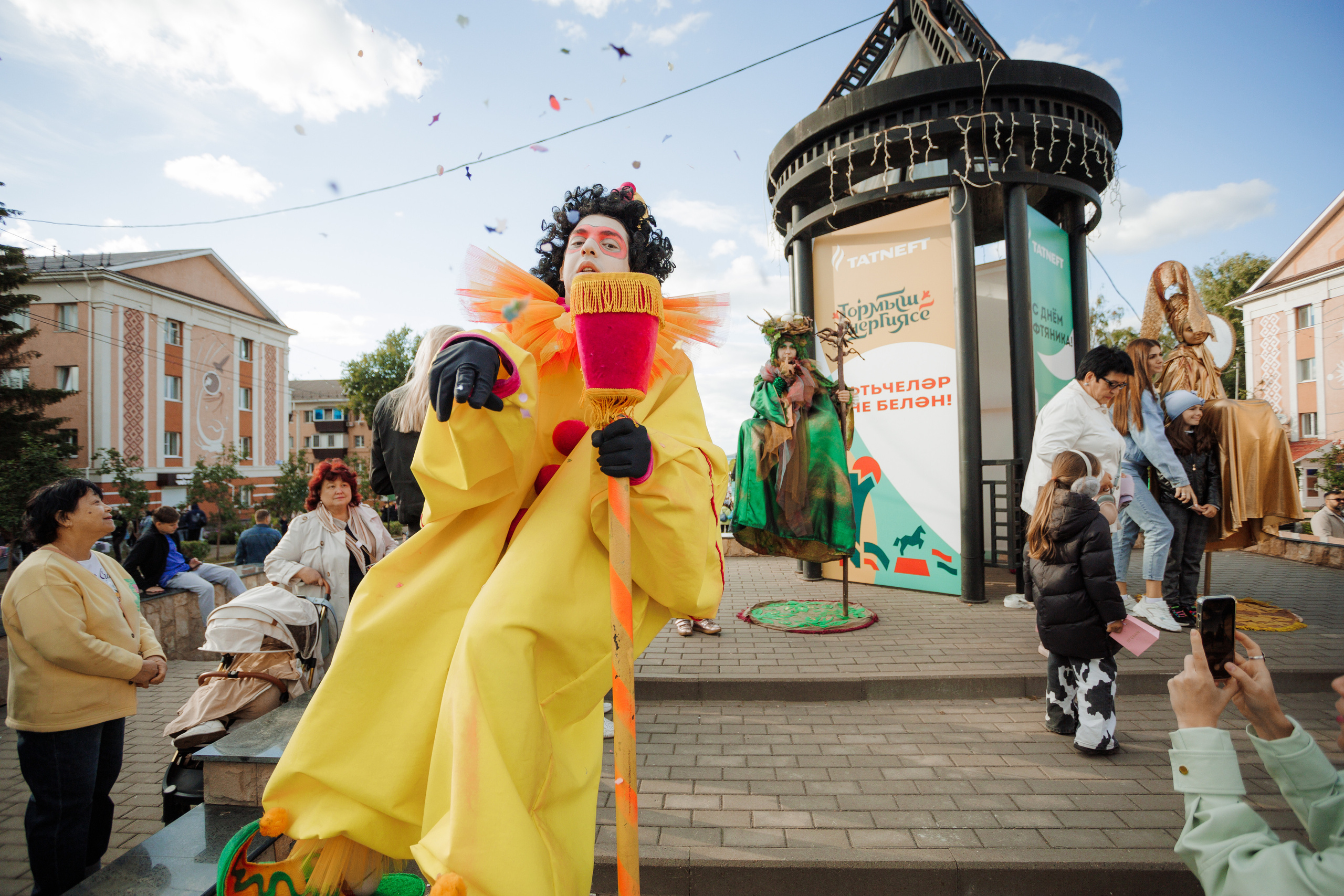 Фоторепортаж с празднования Дня Нефтяника в городе Альметьевске. Фотограф Тимур Биктимеров: портреты, репортажи, фотокниги