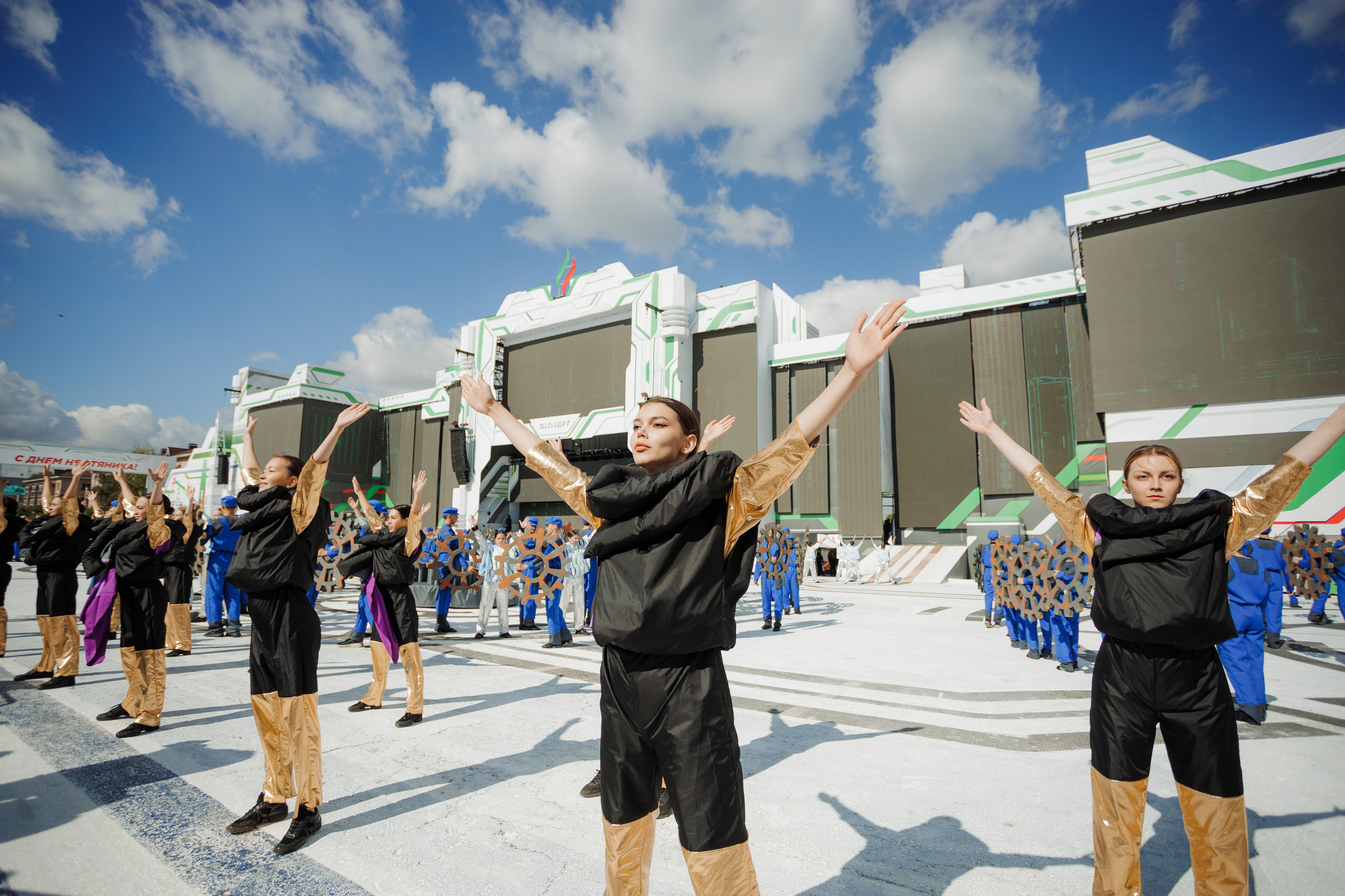 Фоторепортаж с празднования Дня Нефтяника в городе Альметьевске. Фотограф Тимур Биктимеров: портреты, репортажи, фотокниги