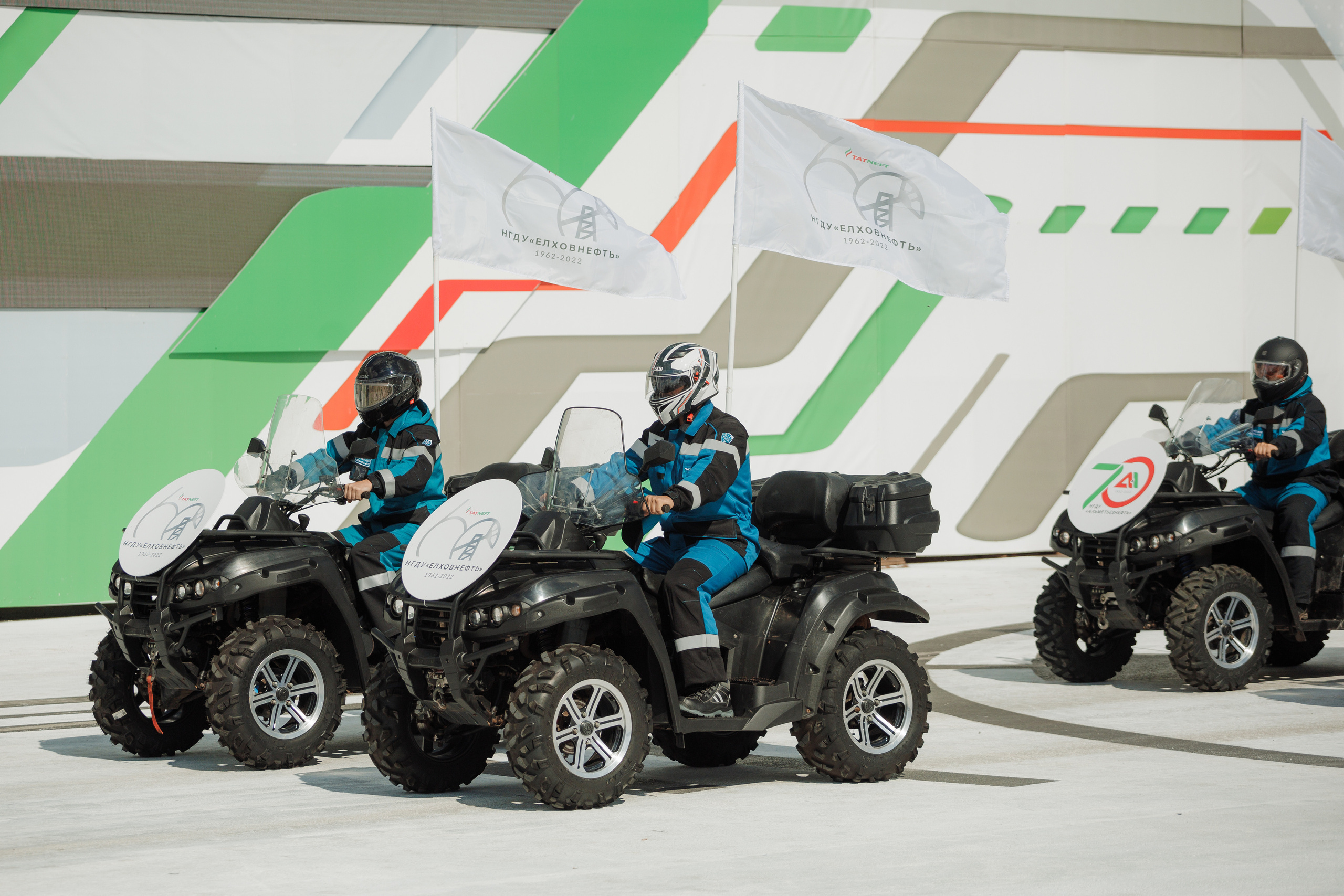 Фоторепортаж с празднования Дня Нефтяника в городе Альметьевске. Фотограф Тимур Биктимеров: портреты, репортажи, фотокниги