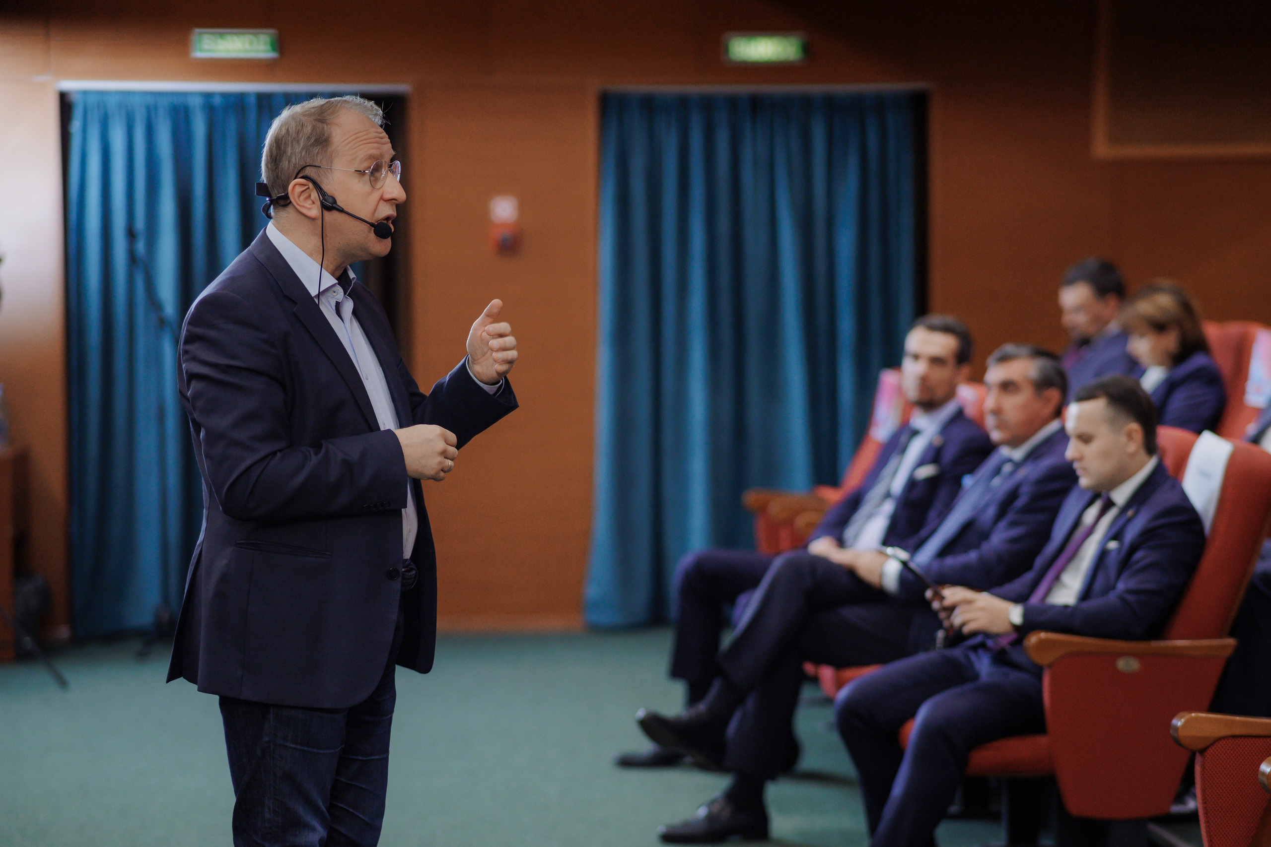 Съемка репортажа с корпоративного семинара. Фотограф Тимур Биктимеров: портреты, репортажи, фотокниги