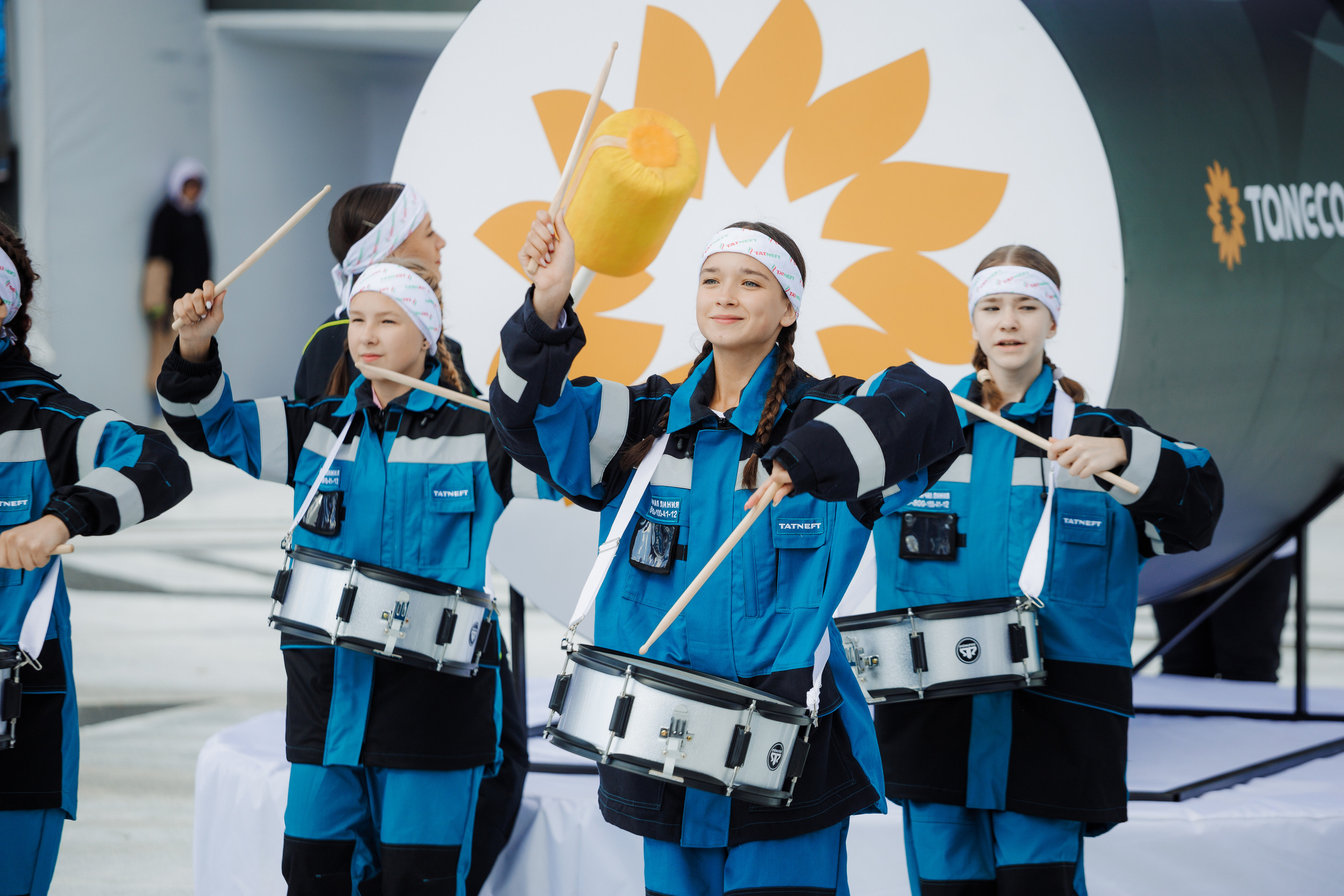 Фоторепортаж с празднования Дня Нефтяника в городе Альметьевске. Фотограф Тимур Биктимеров: портреты, репортажи, фотокниги