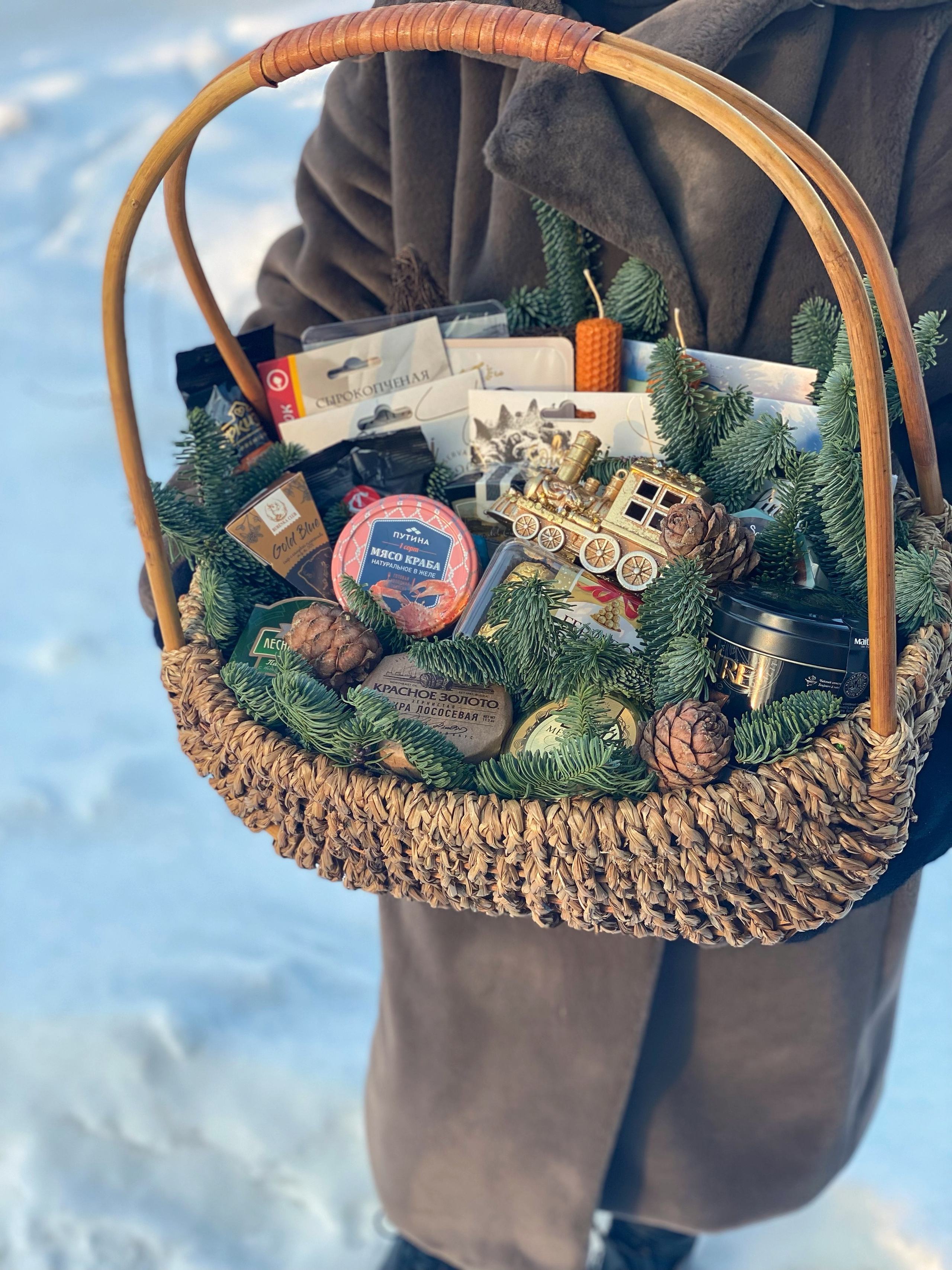 Корзины. Выездной кейтеринг, съедобные букеты, торты и сладости на заказ