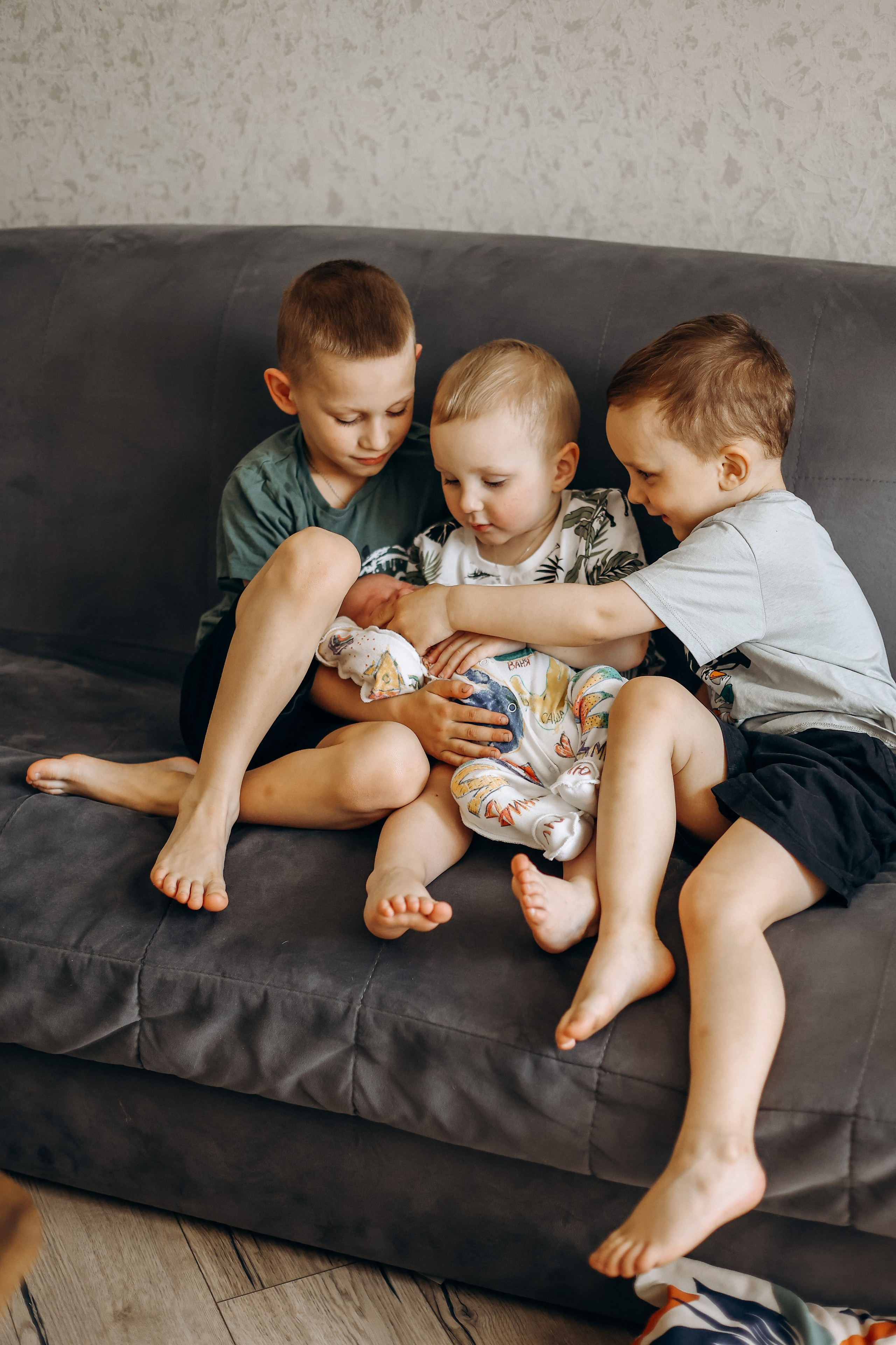 Малыш Дмитрий и его большая семья. Детский фотограф в Дубне и Кашине Елена Карпушина