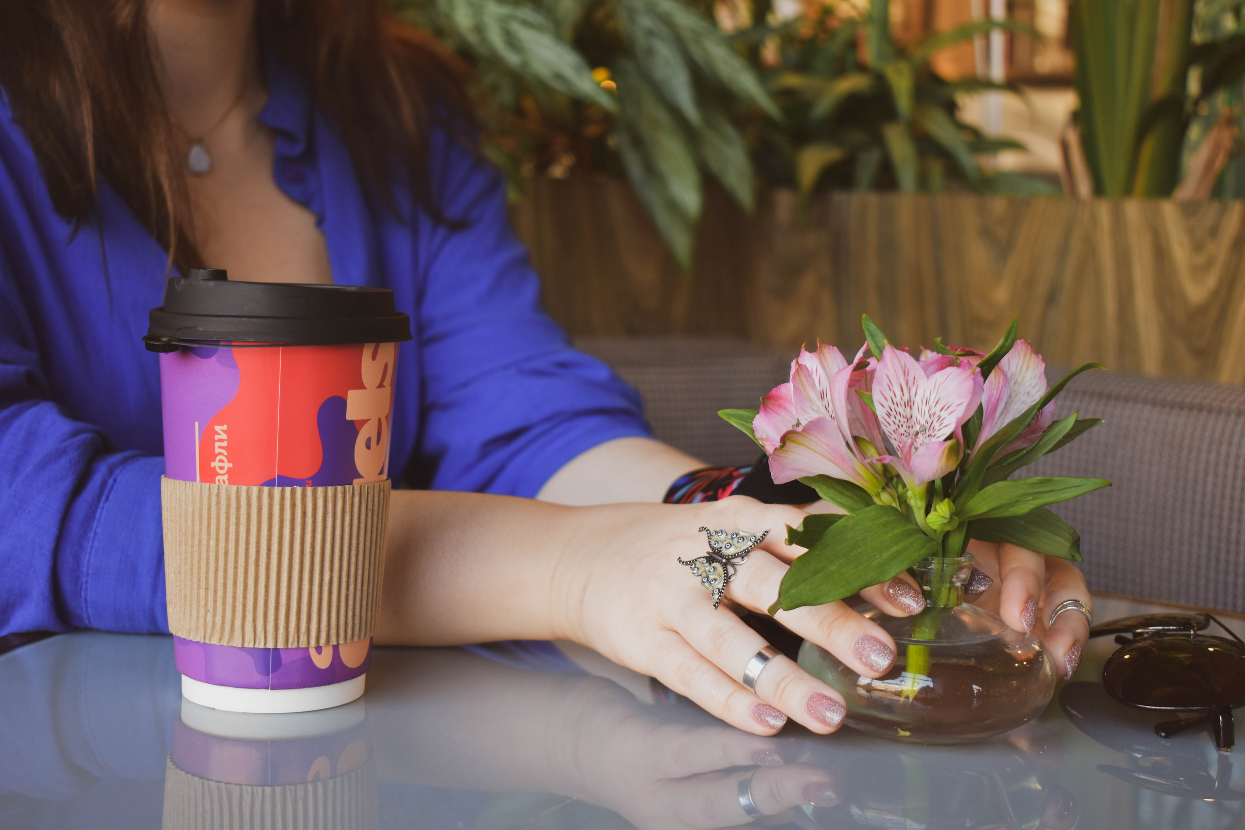 Настя экспресс-съёмка в кофейне. Портретный фотограф в Екатеринбурге