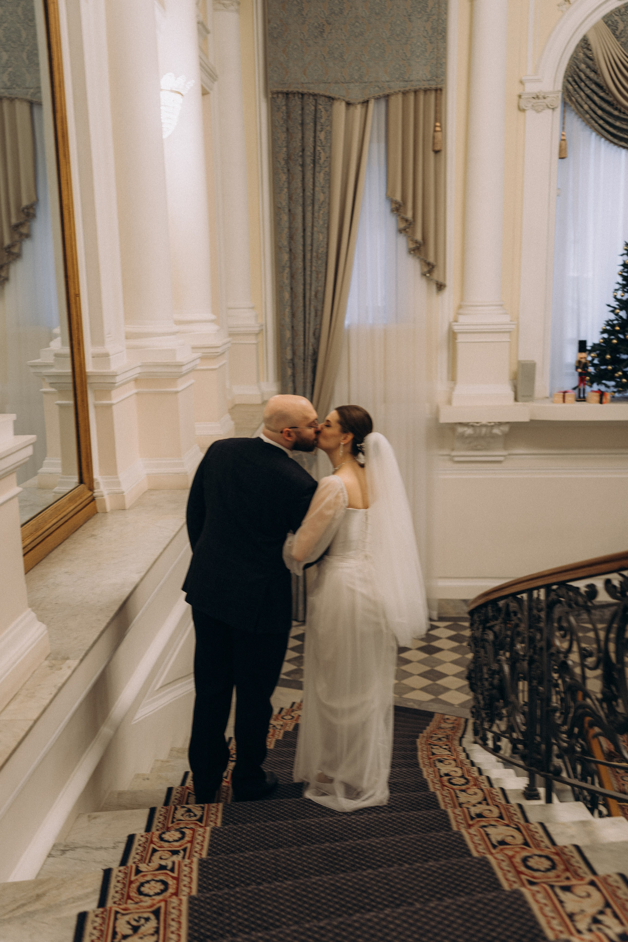 СВАДЕБНАЯ СЬЕМКА ВО ВТОРОМ ДВОРЦЕ (ДЕКАБРЬ) ТАКЖЕ СЬЕМКА В СТУДИИ НА ЧЕРНЫШЕВСКОЙ. Профессиональный фотограф, Санкт-Петербург — Виктория Богомолова