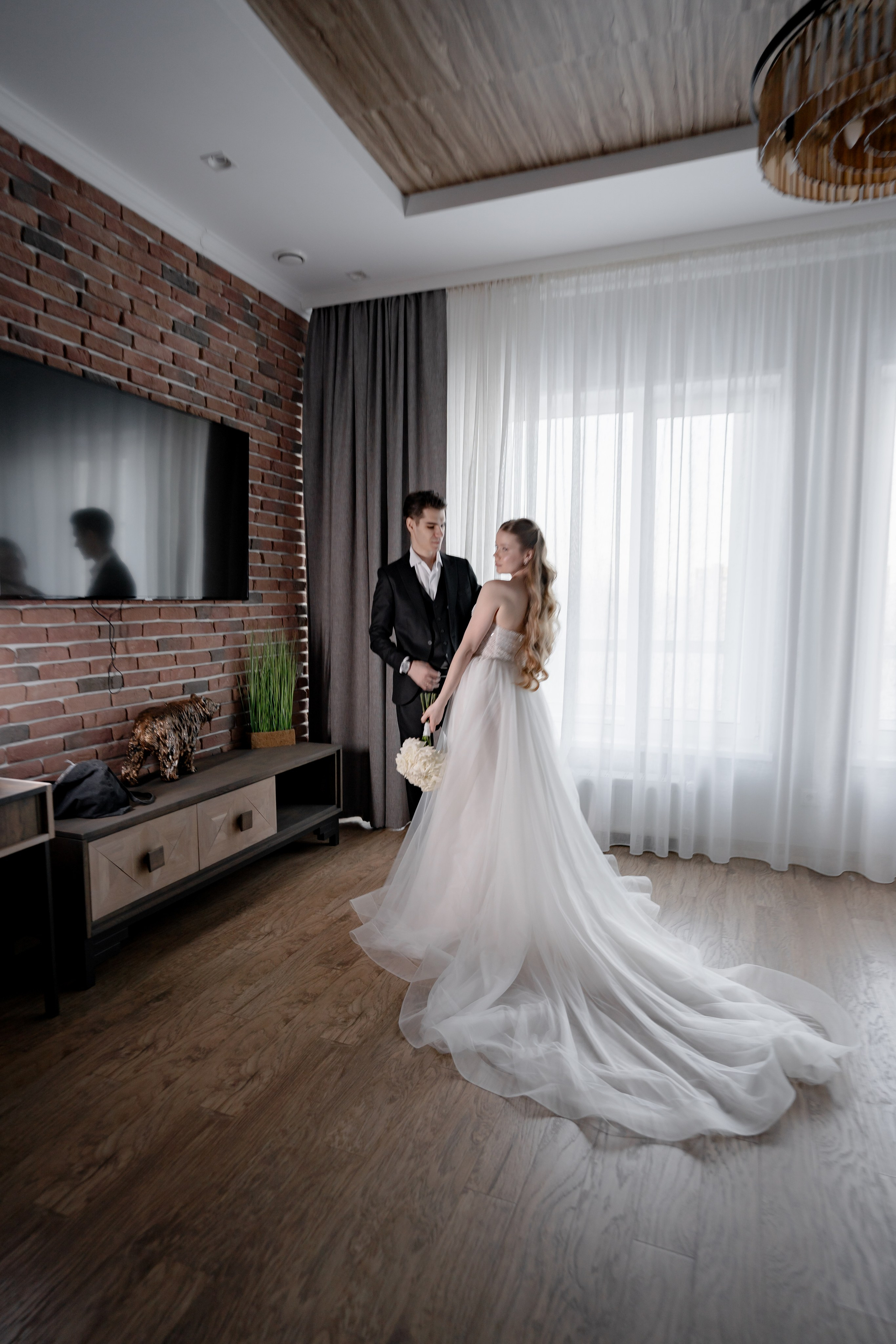 СВАДЕБНАЯ СЬЕМКА СБОРОВ В ОТЕЛЕ И ВЫЕЗД НА ЦЕРЕМОНИЮ (СНЯТО В СИБИРЕ В НИЖНЕВАРТОВСКЕ). Профессиональный фотограф, Санкт-Петербург — Виктория Богомолова
