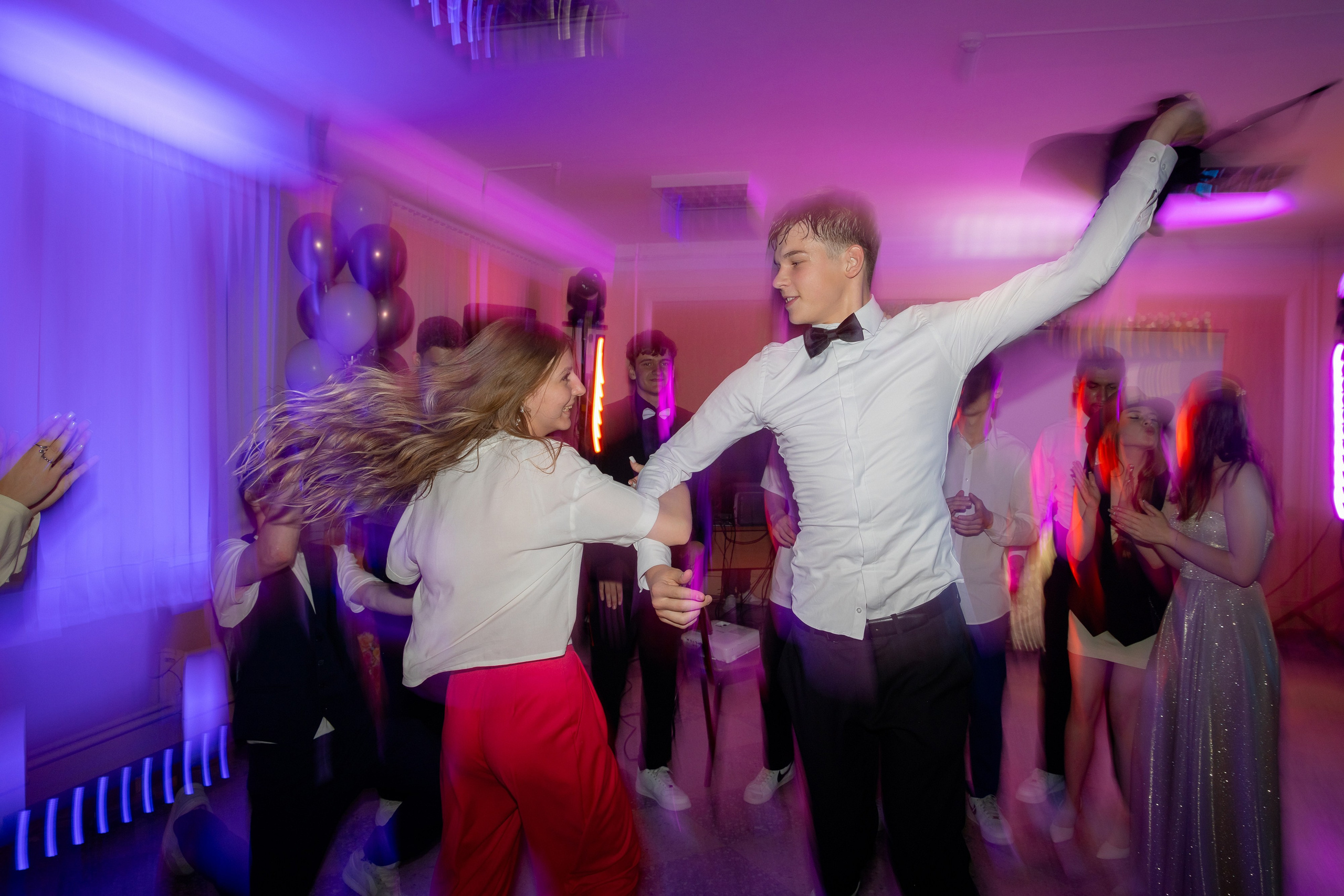 Школьный выпускной 2024 год в Соколе (Минск). Свадебный фотограф в Минске/Беларуси Сергей Спиридонов