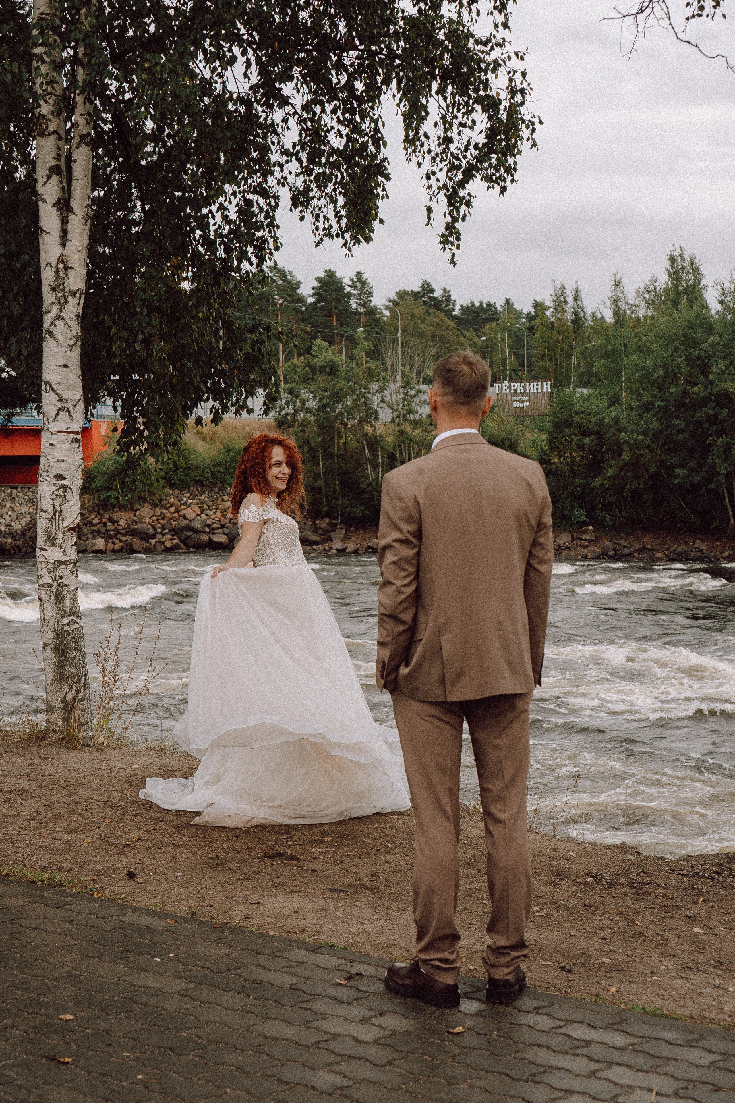 СВАДЕБНАЯ ФОТОСЕССИИЯ ПАРЫ В ГОРОДЕ ПРИОЗЕРСК В СОСНОВОМ ЛЕСУ И С ПИКАПОМ. Профессиональный фотограф, Санкт-Петербург — Виктория Богомолова
