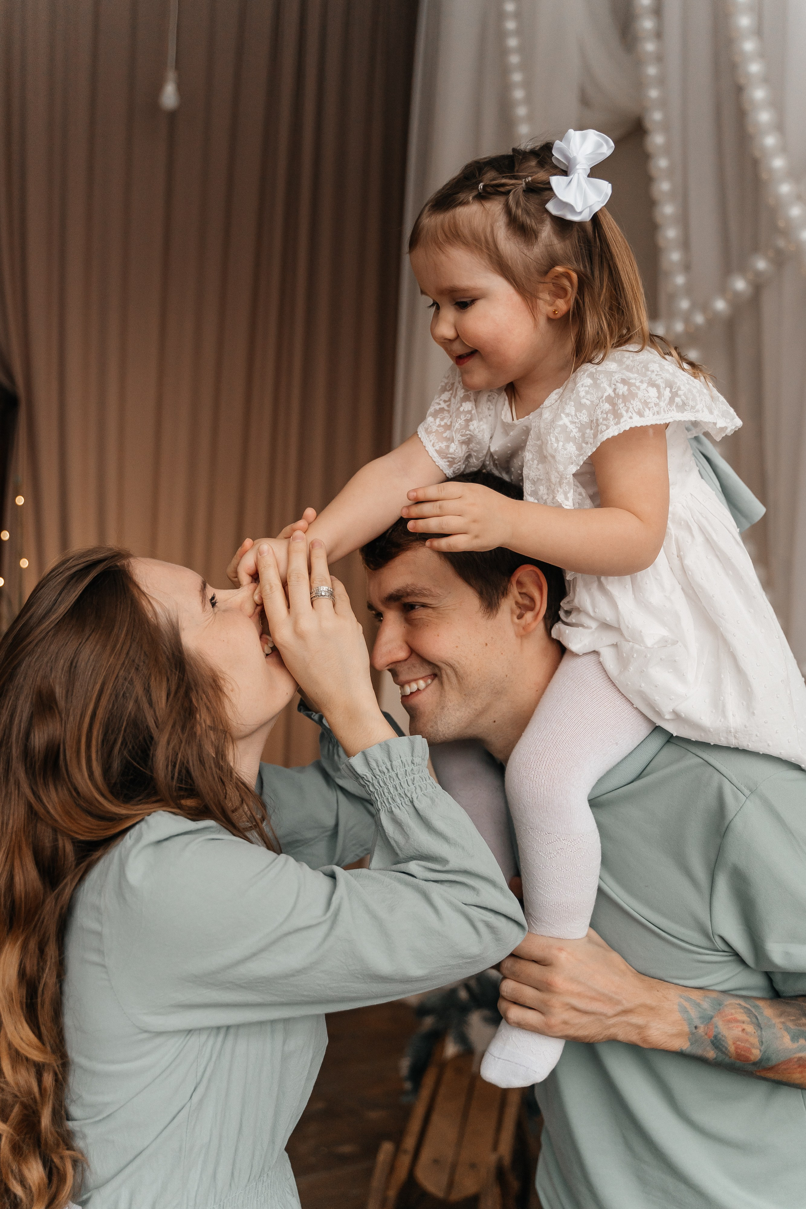 Серёжа, Аня и Василина. Волик Мария