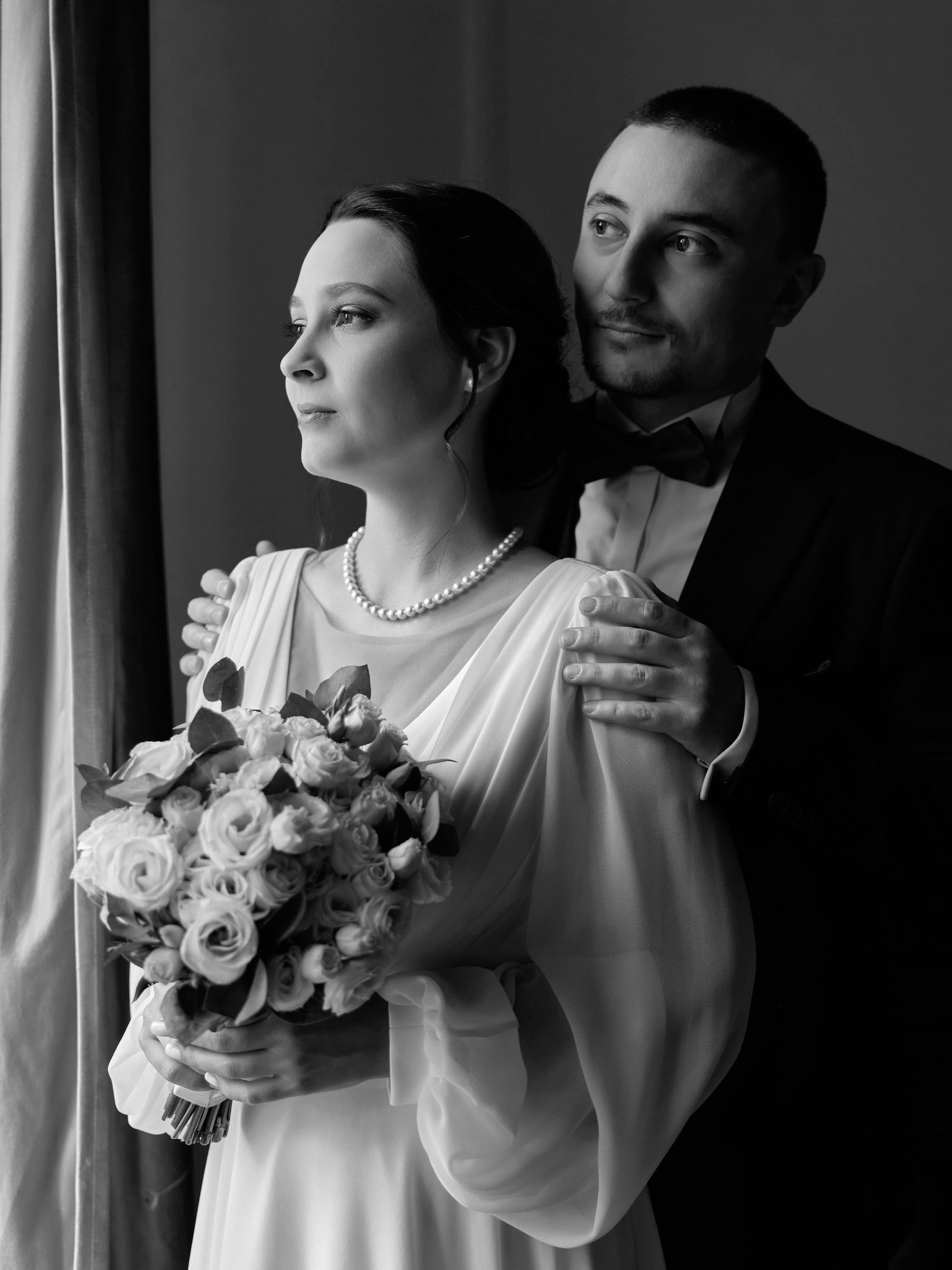 Свадебная фотосессия в студии и регистрация брака в Грибоедовском ЗАГСе