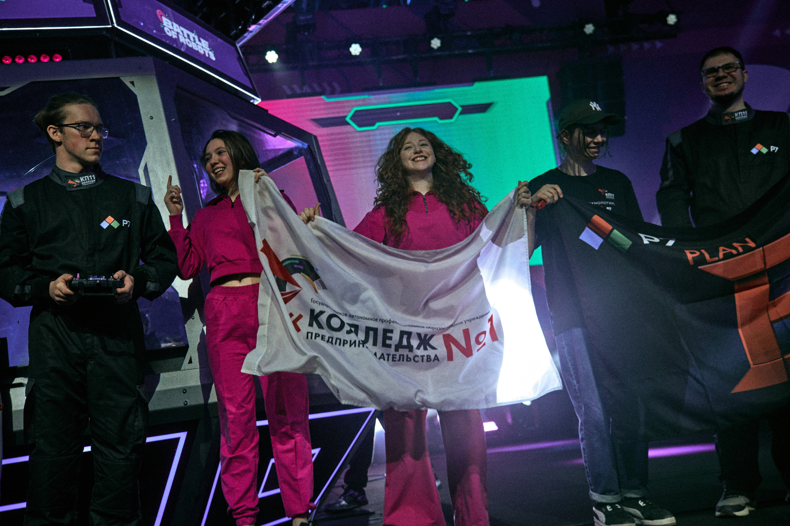 БИТВА РОБОТОВ / ФИНАЛ 2025. Фотограф мероприятий / Ваши воспоминания — Моя забота