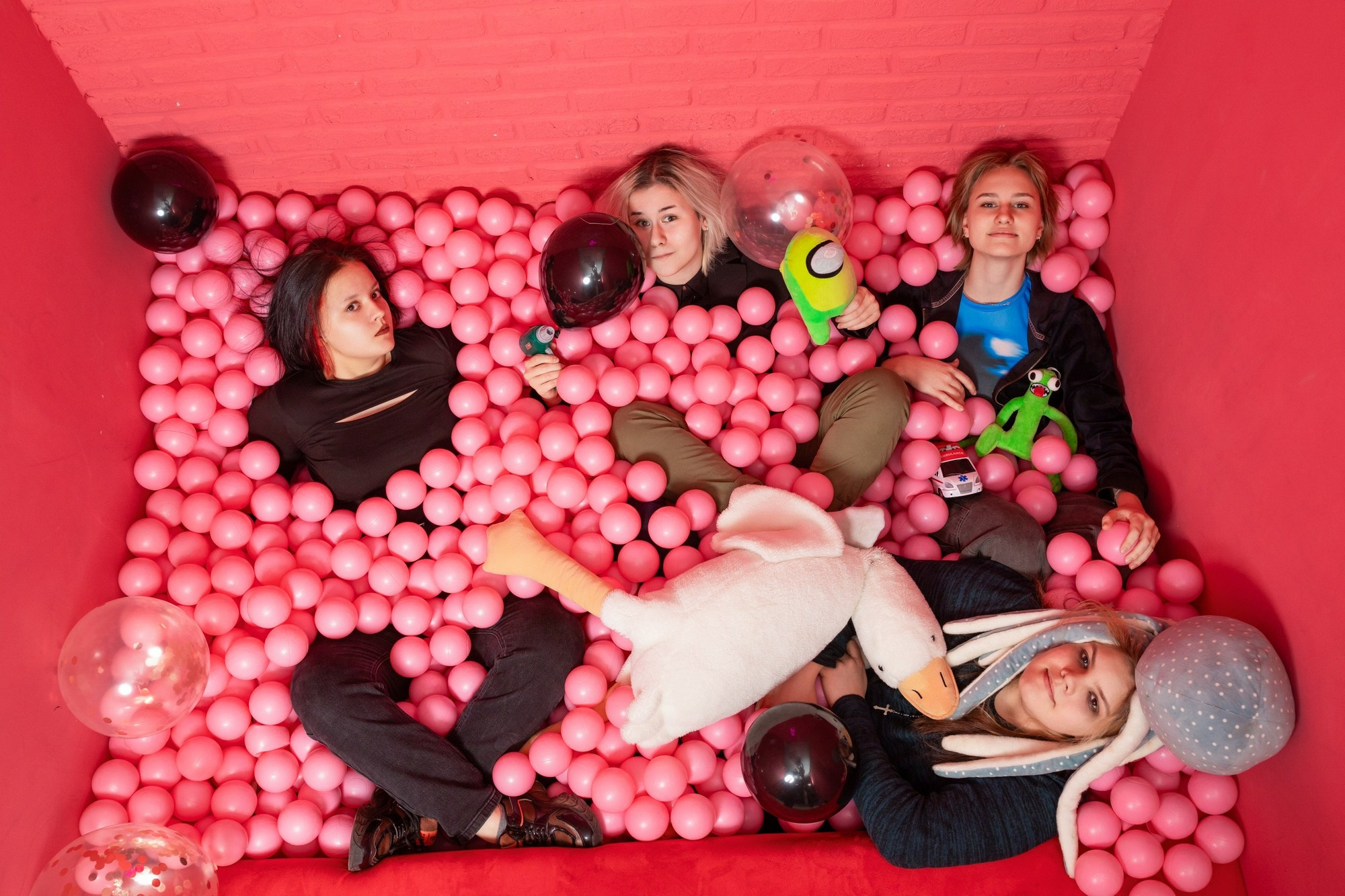 Фотосессия для выпускного альбома в студии: 72 школа 11б. СИГМА | Студия выпускных альбомов Красноярск