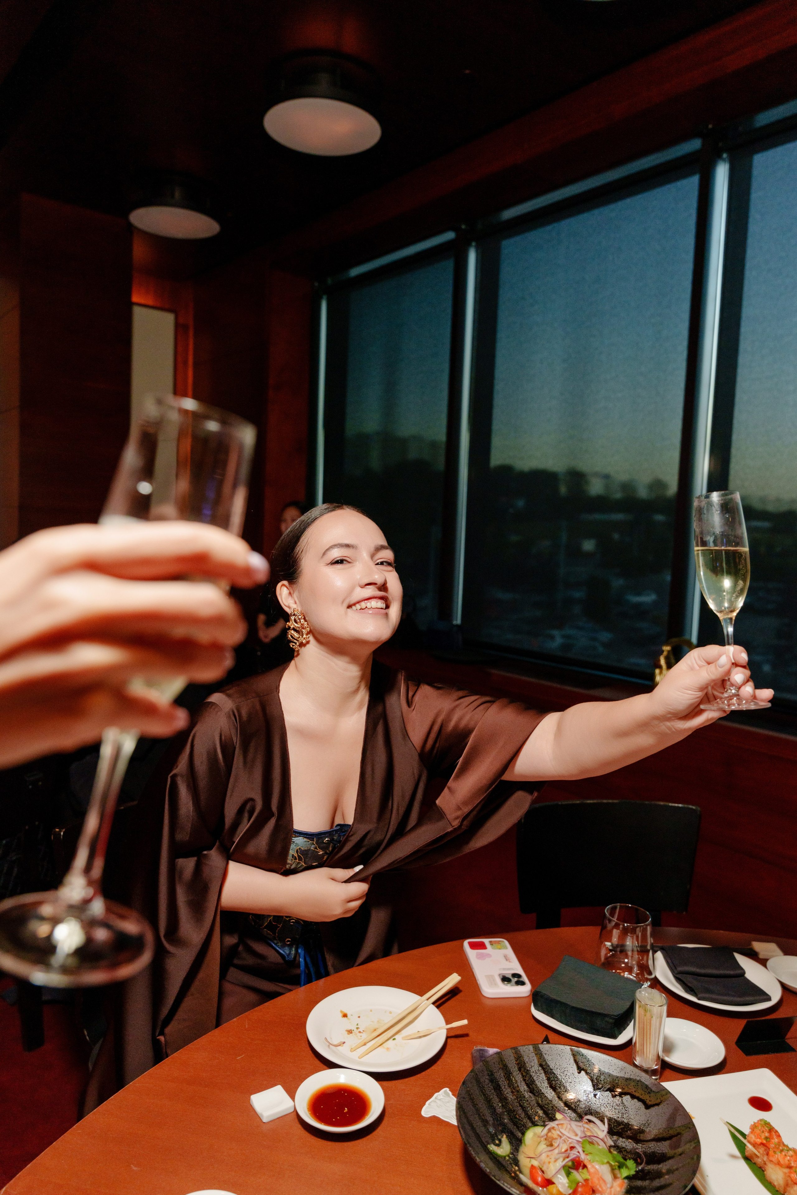 Репортажный фотограф на день рождения в ресторане KAI. Репортажный фотограф Москва Сергей Дружинин