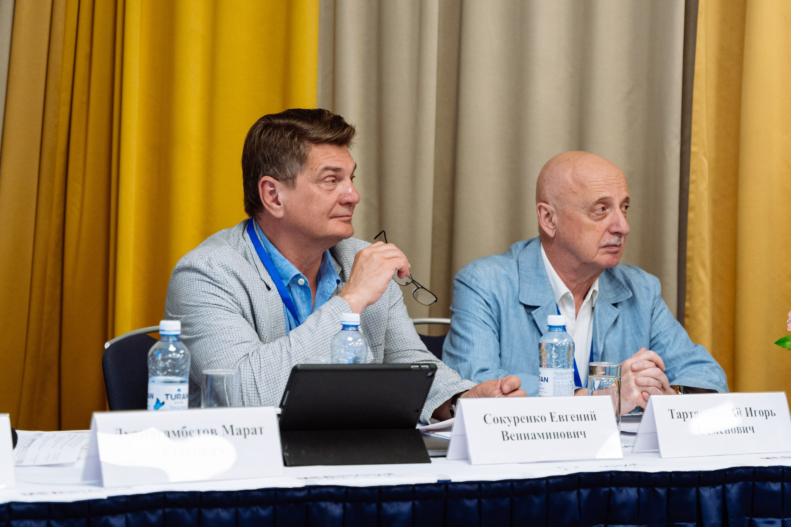 Конференция Мед Знания. Репортажный фотограф в Астане — Диана Калтаева, портретный фотограф