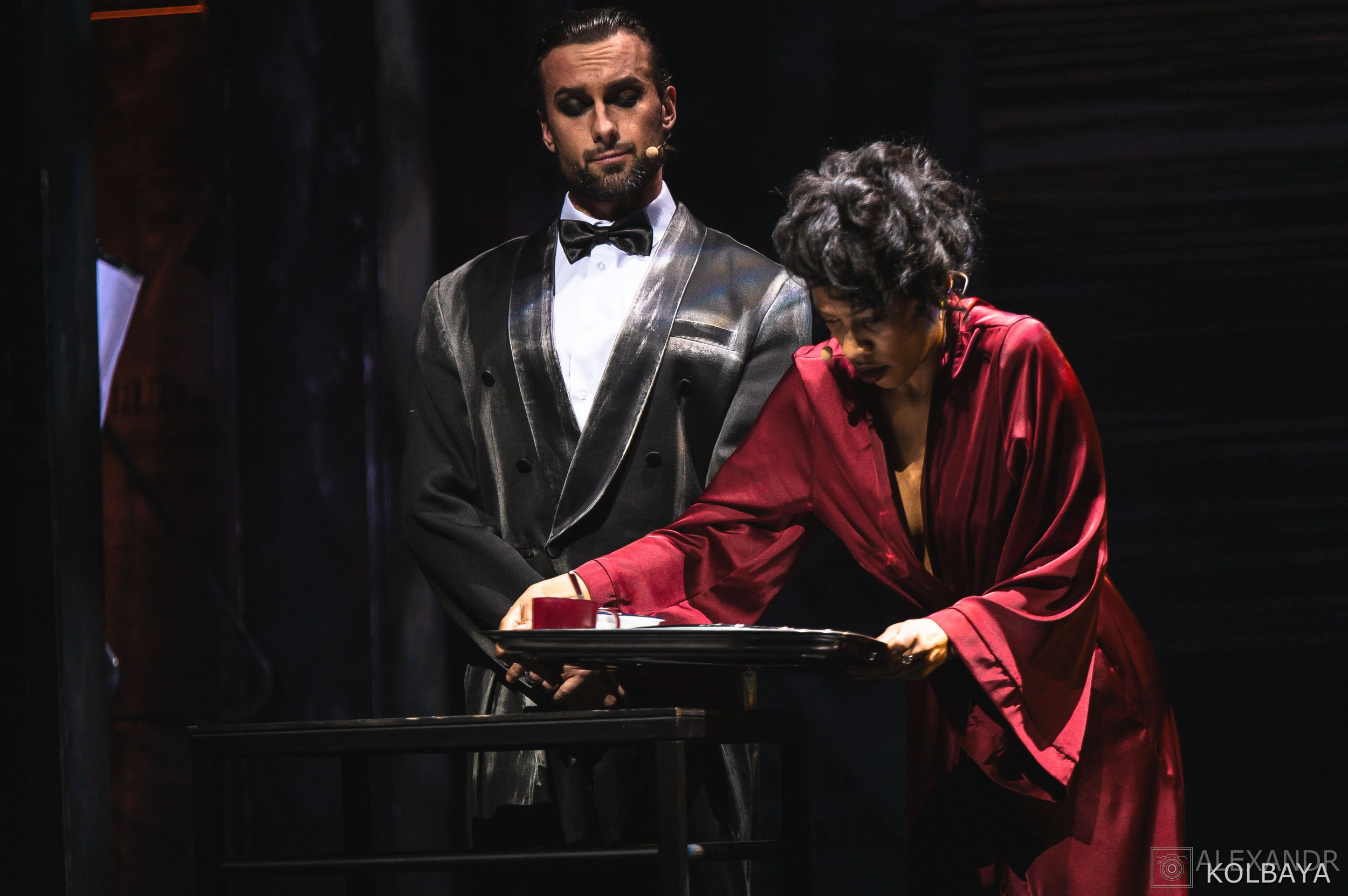 Фотографии со спектакля «Однажды в городе N». Концертный и театральный репортажный фотограф в Москве Александр Колбая