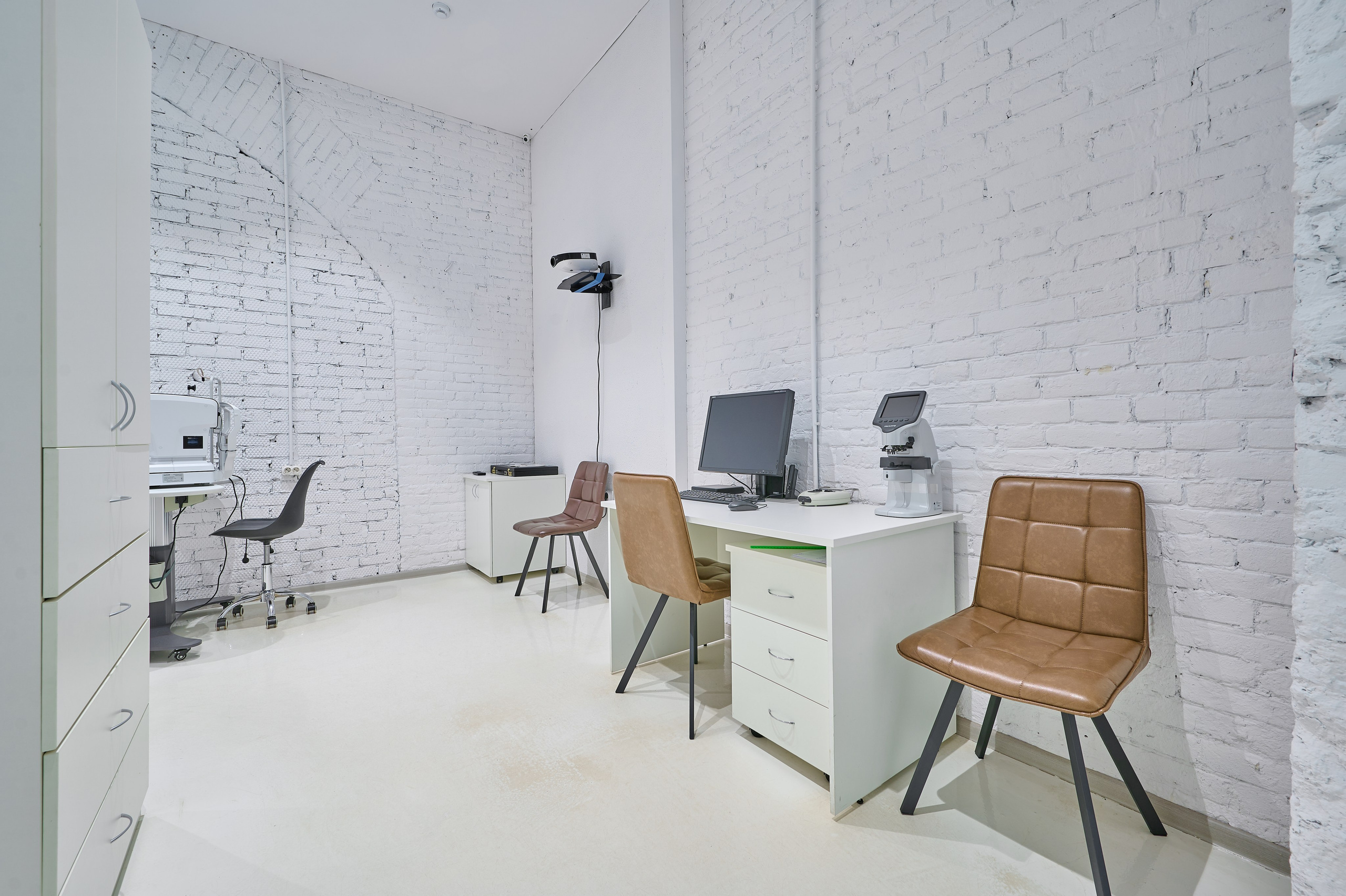 Магазин Оптики «GLAZBURG». Интерьерный фотограф в Краснодаре