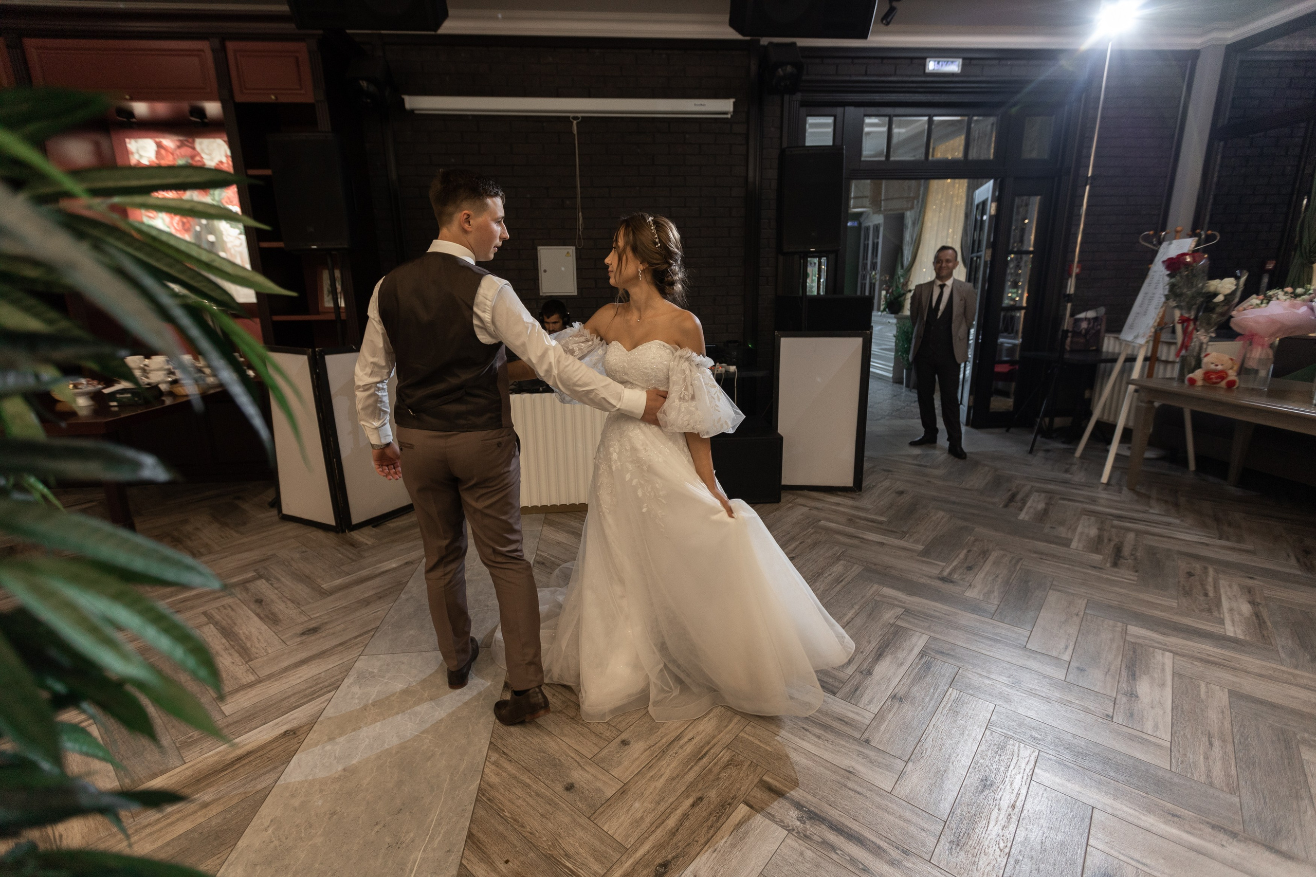 Свадебный фотограф Уфа — Руслан ГабдлисламовЖивые эмоции, красивые кадры, воспоминания на всю жизнь.Работаю по всей Республике Башкортоста. Свадебный фотограф Уфа Руслан Габдлисламов