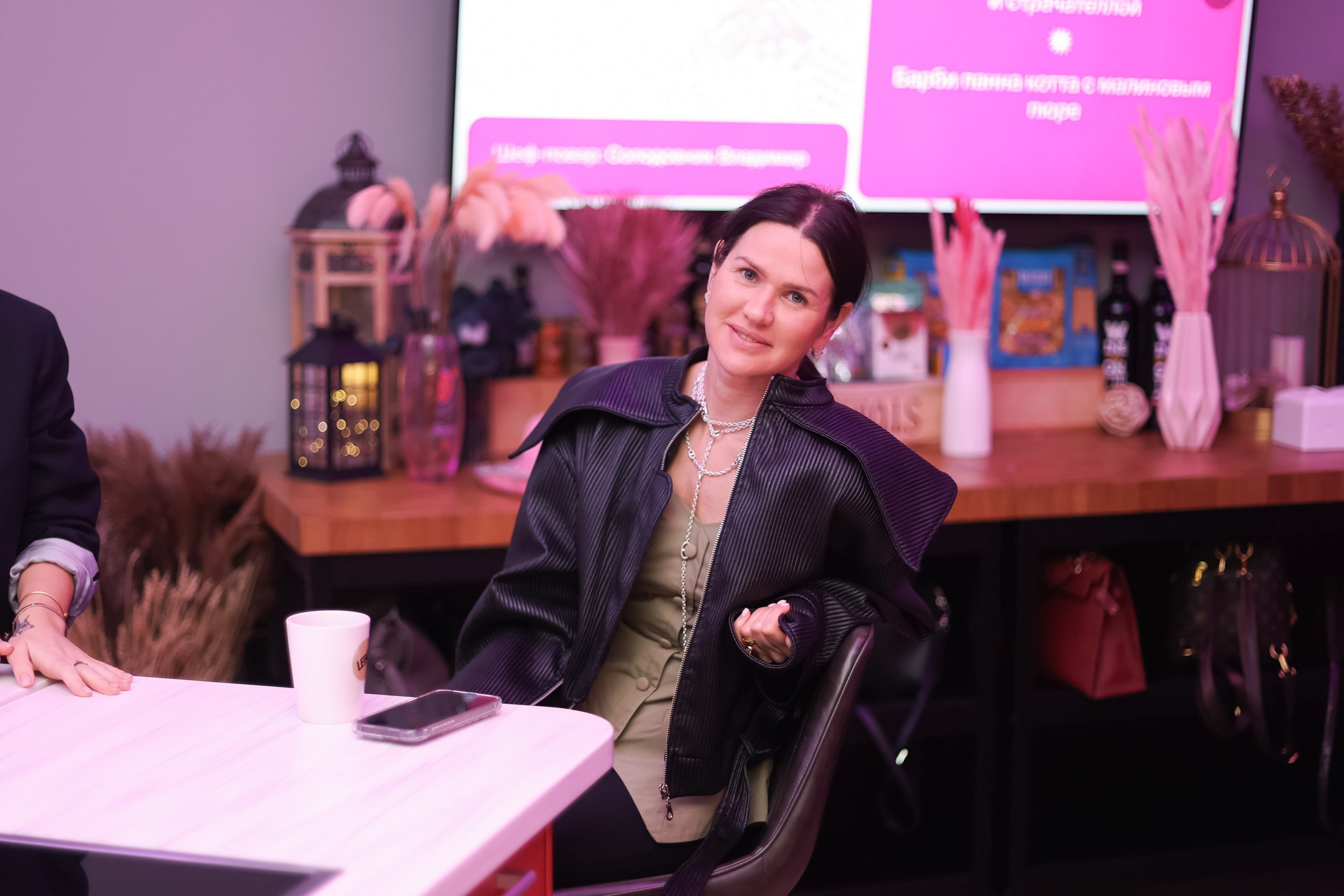 Вечеринка 8 марта в EventyOn. Репортажный фотограф видеограф в Москве Ольга Плаксина