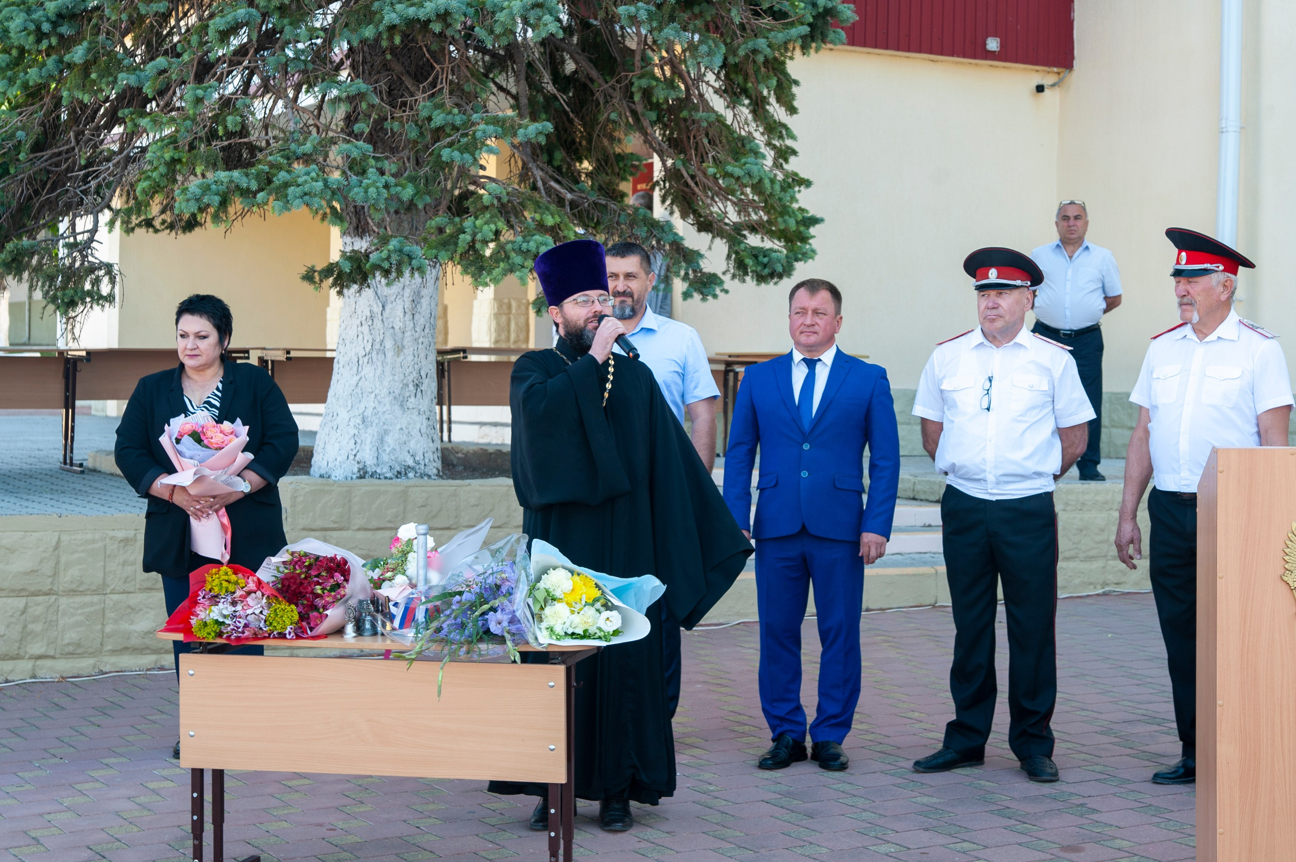 Последний Звонок МАОУ СОШ № 17 им. Эдуарда Есаяна — Архипо-Осиповка. Свадебный и семейный фотограф Денис Лукьянов в Краснодаре, Краснодарском крае и Республике Крым