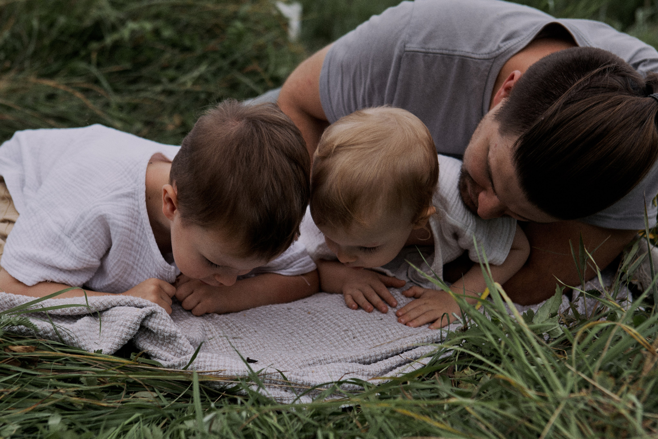 Dasha and the boys. Portrait, family and pet photographer in Cyprus, Ksenia Bourdelle