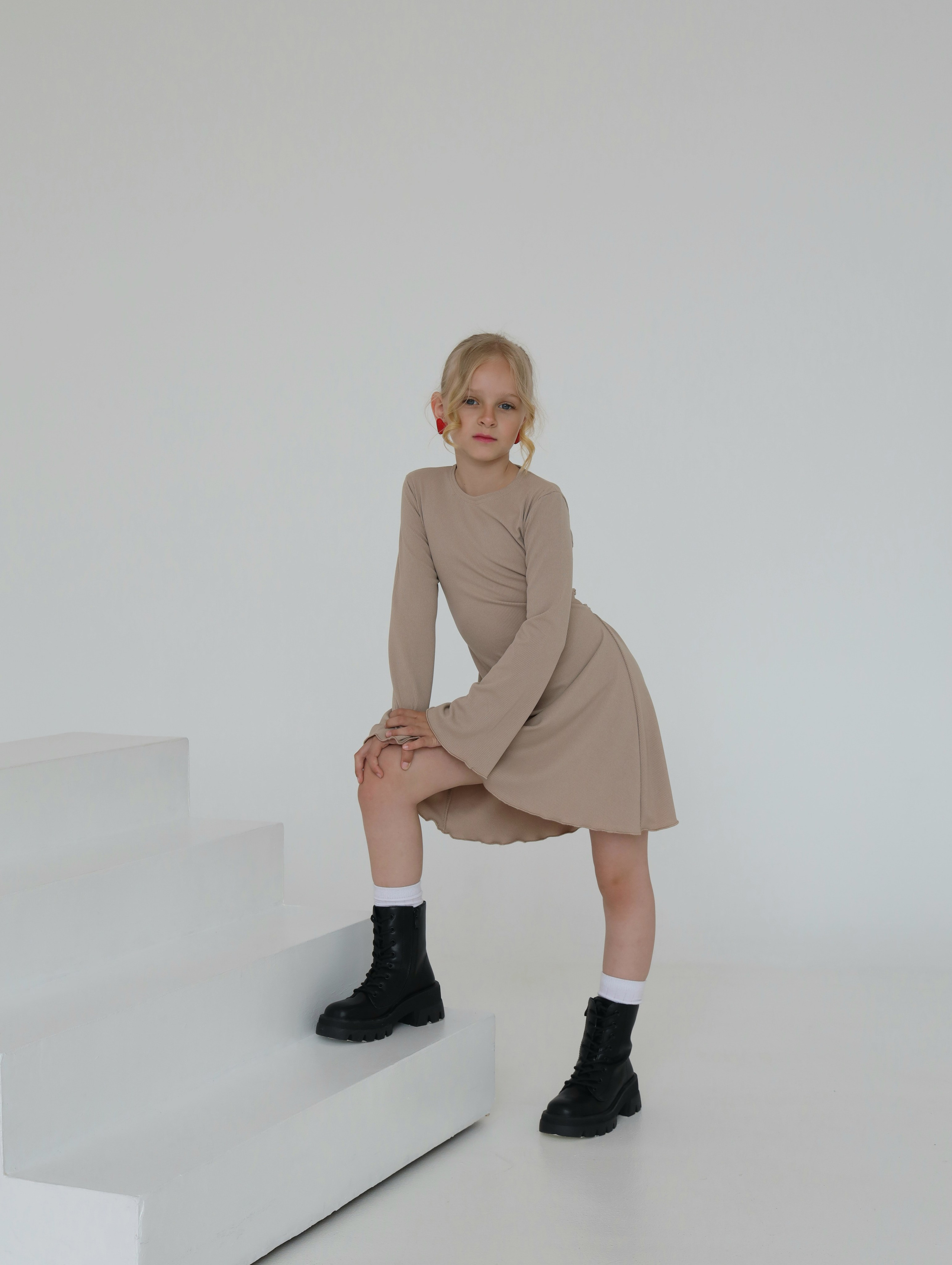 Каталожная съемка детской одежды для маркетплейса. Фотограф в Новосибирске Анна Полторацкая