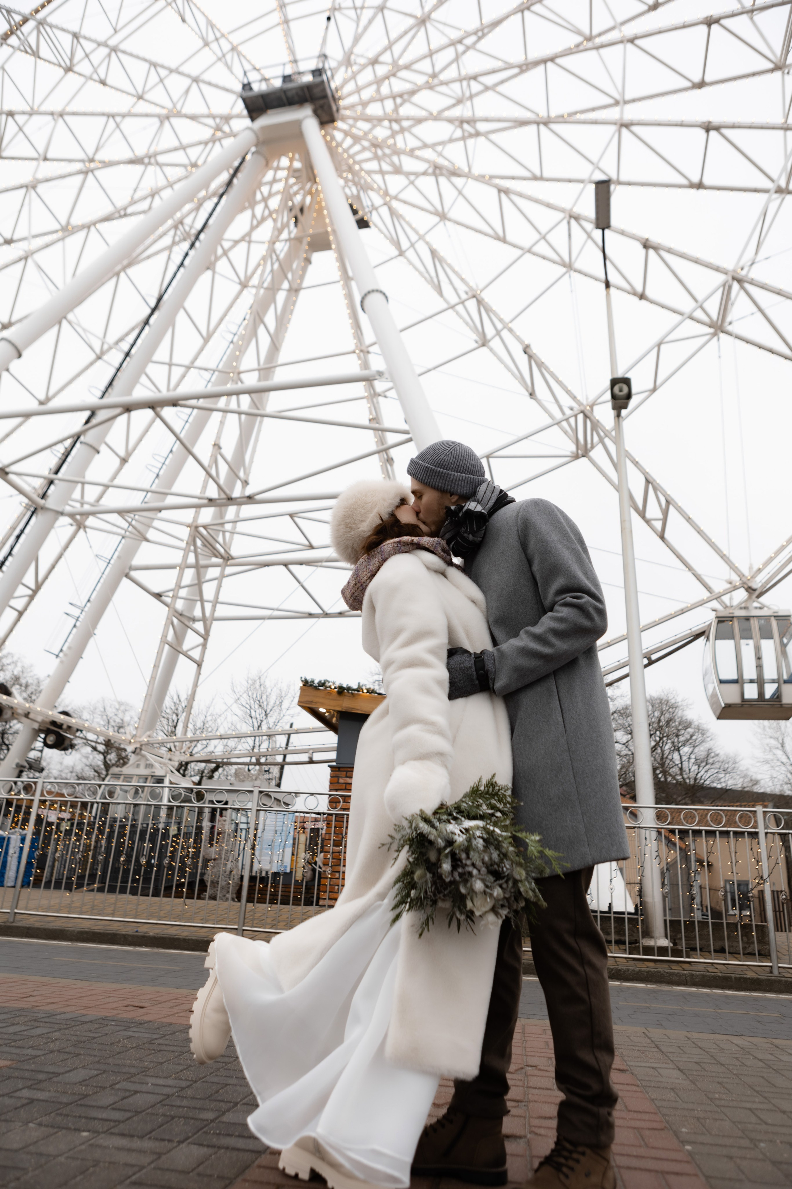 Свадебная фотосессия зимой. Свадебный фотограф Калининград