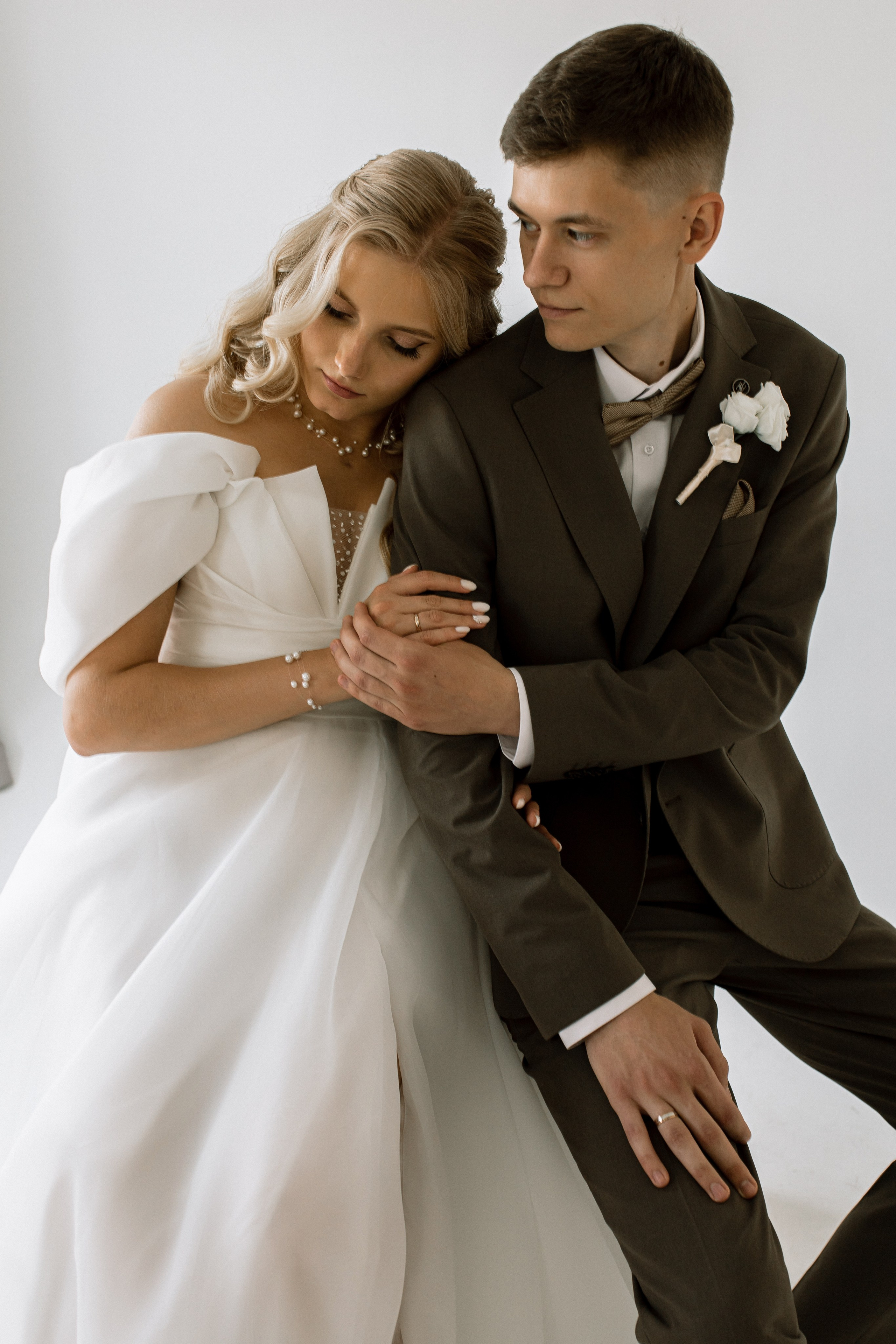 Он, она и весь день любви. Злата и Никита. Свадебный и семейный фотограф в Екатеринбурге Катя Буряк