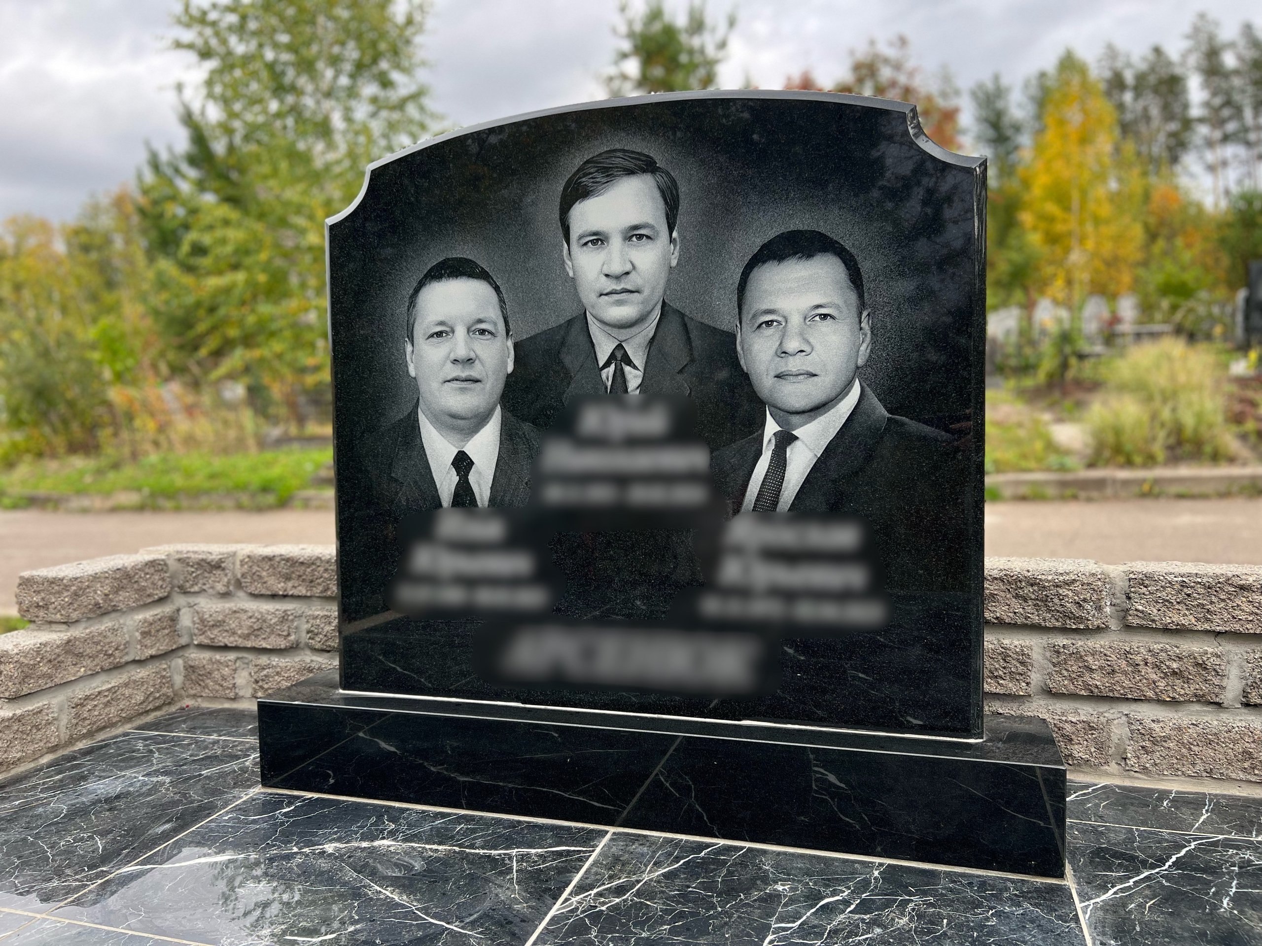 Гравировка от наших художников. ГРАНИТ26 Ритуальные услуги Железногорск. Благоустройство могил, продажа памятников