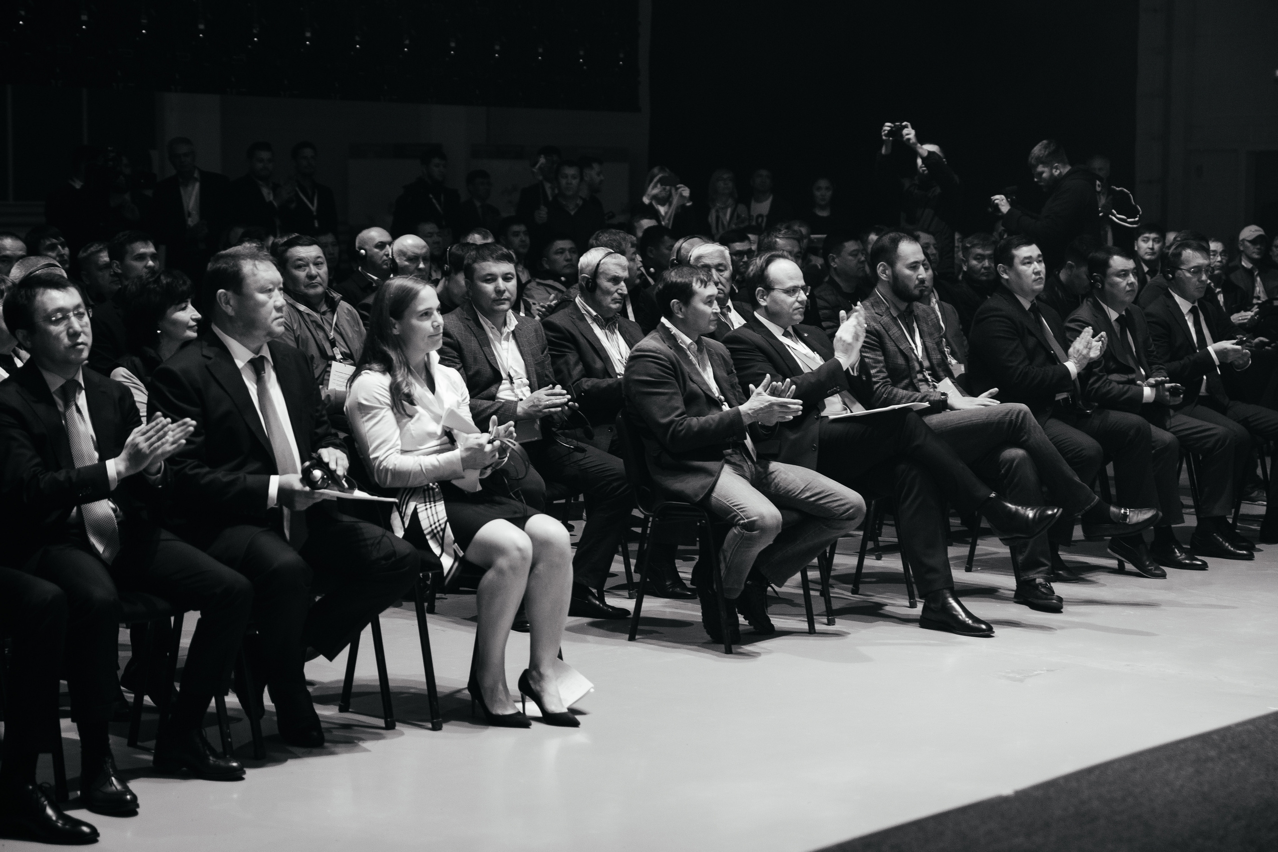 Открытия ресторанов, салонов и др. Фотограф в Нур-Султан Лю-Гуной Руслан