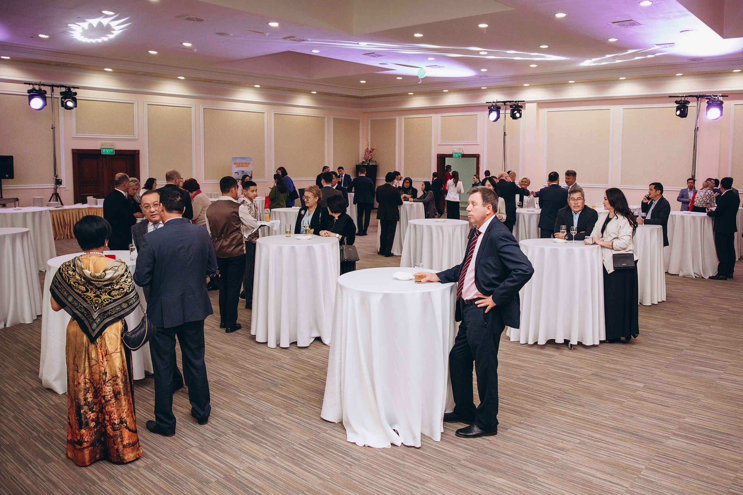 Презентация Vietjet с Вице-президентом Социалистической республики Вьетнам. Фотограф в Нур-Султан Лю-Гуной Руслан