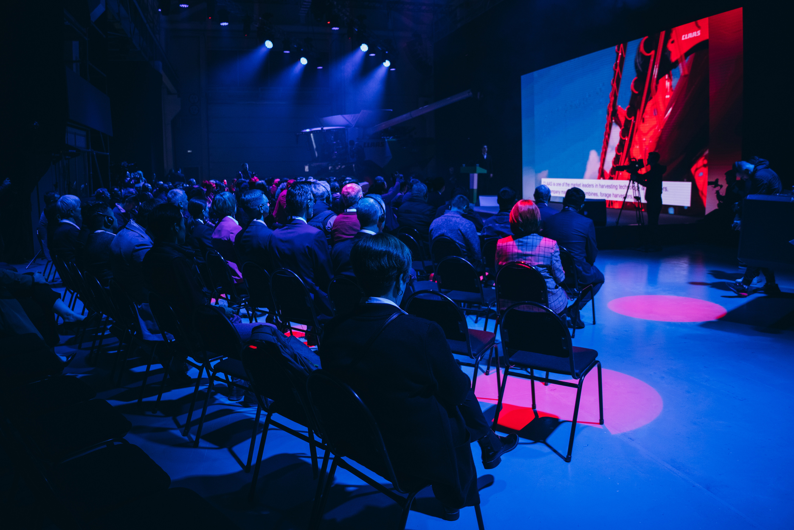 Открытия ресторанов, салонов и др. Фотограф в Нур-Султан Лю-Гуной Руслан