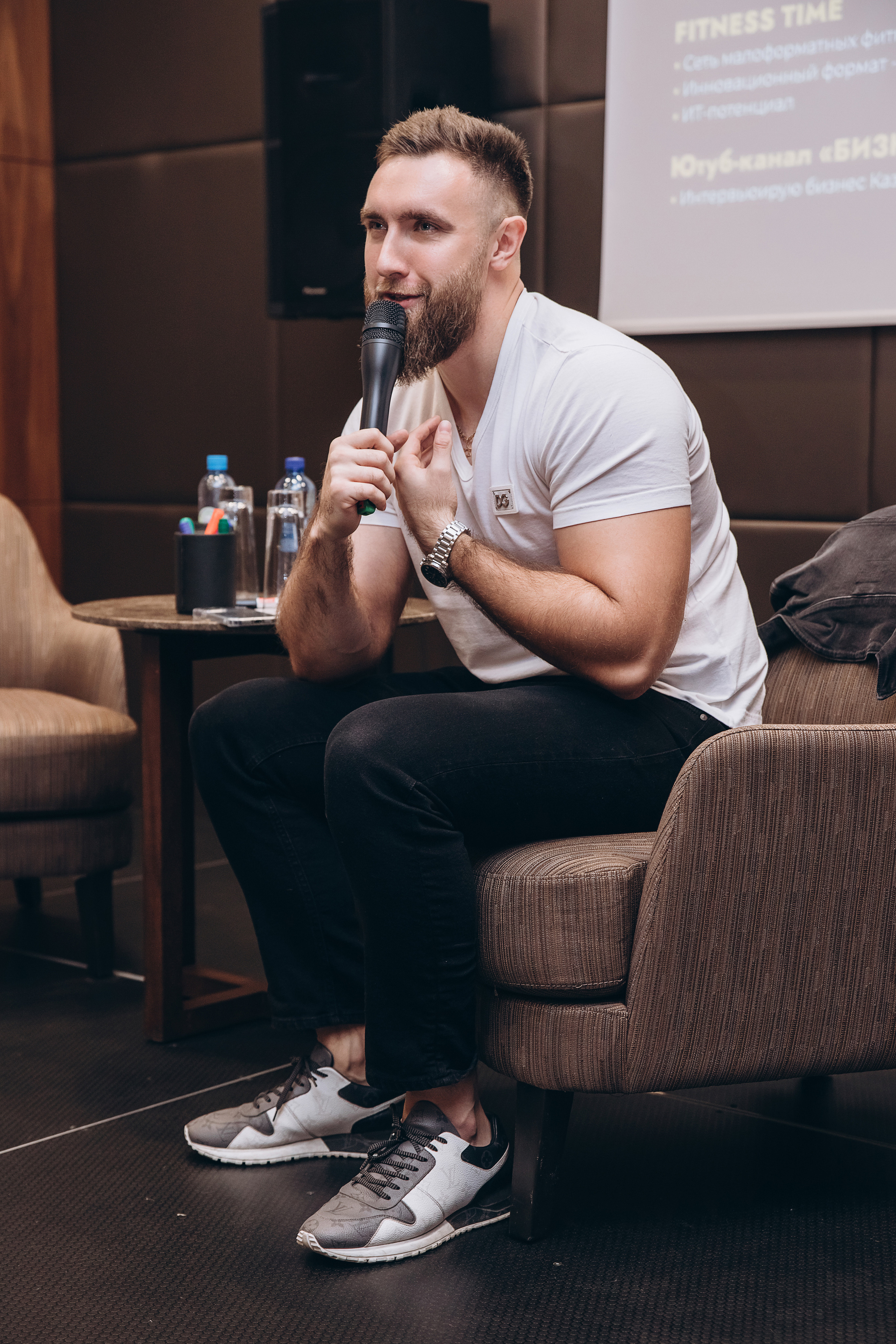 Club 999. Фотограф в Нур-Султан Лю-Гуной Руслан