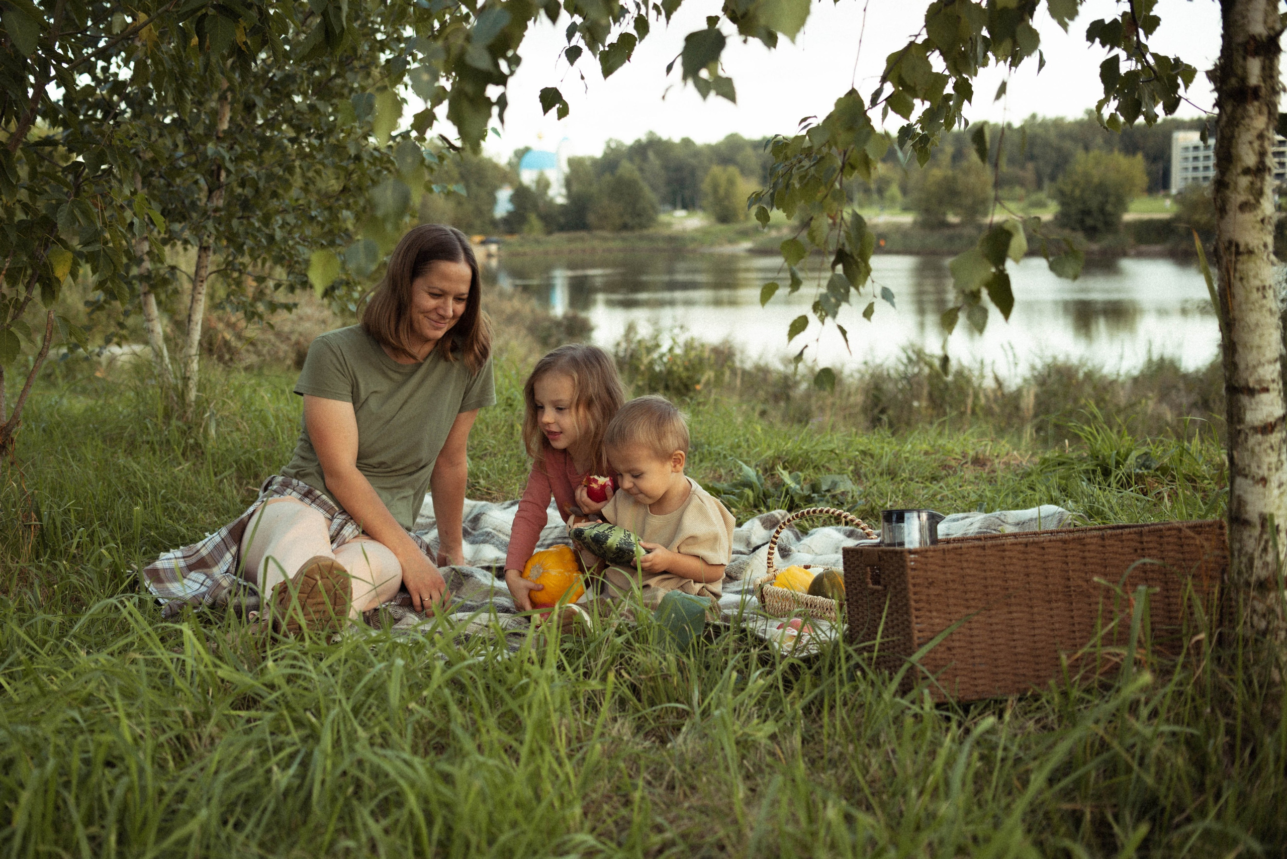 Семейная фотосессия на природе. Семейный фотограф в Железнодорожном Масаева Елена