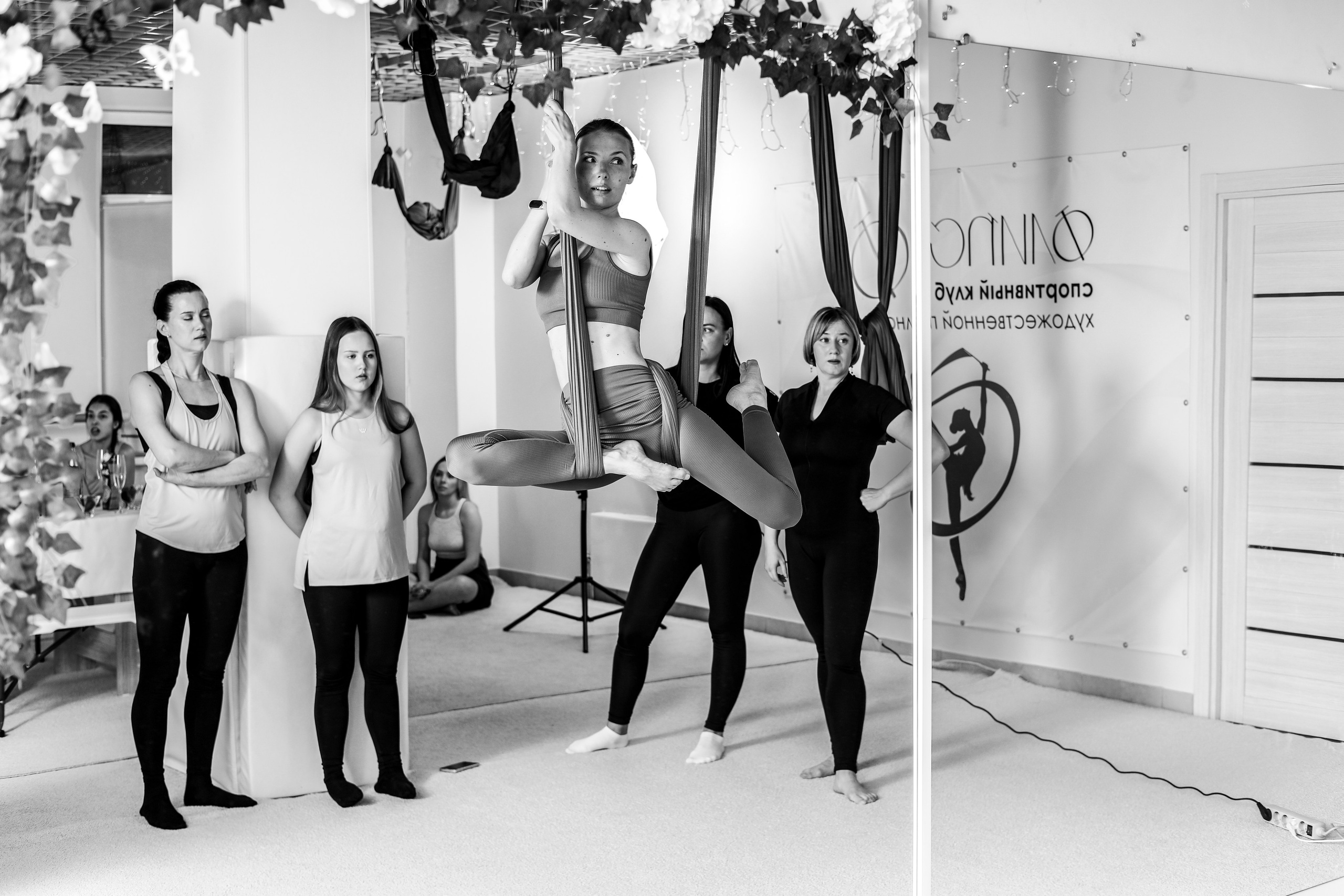 Арт-терапия + аэройога. Фотограф Надршина Лилия