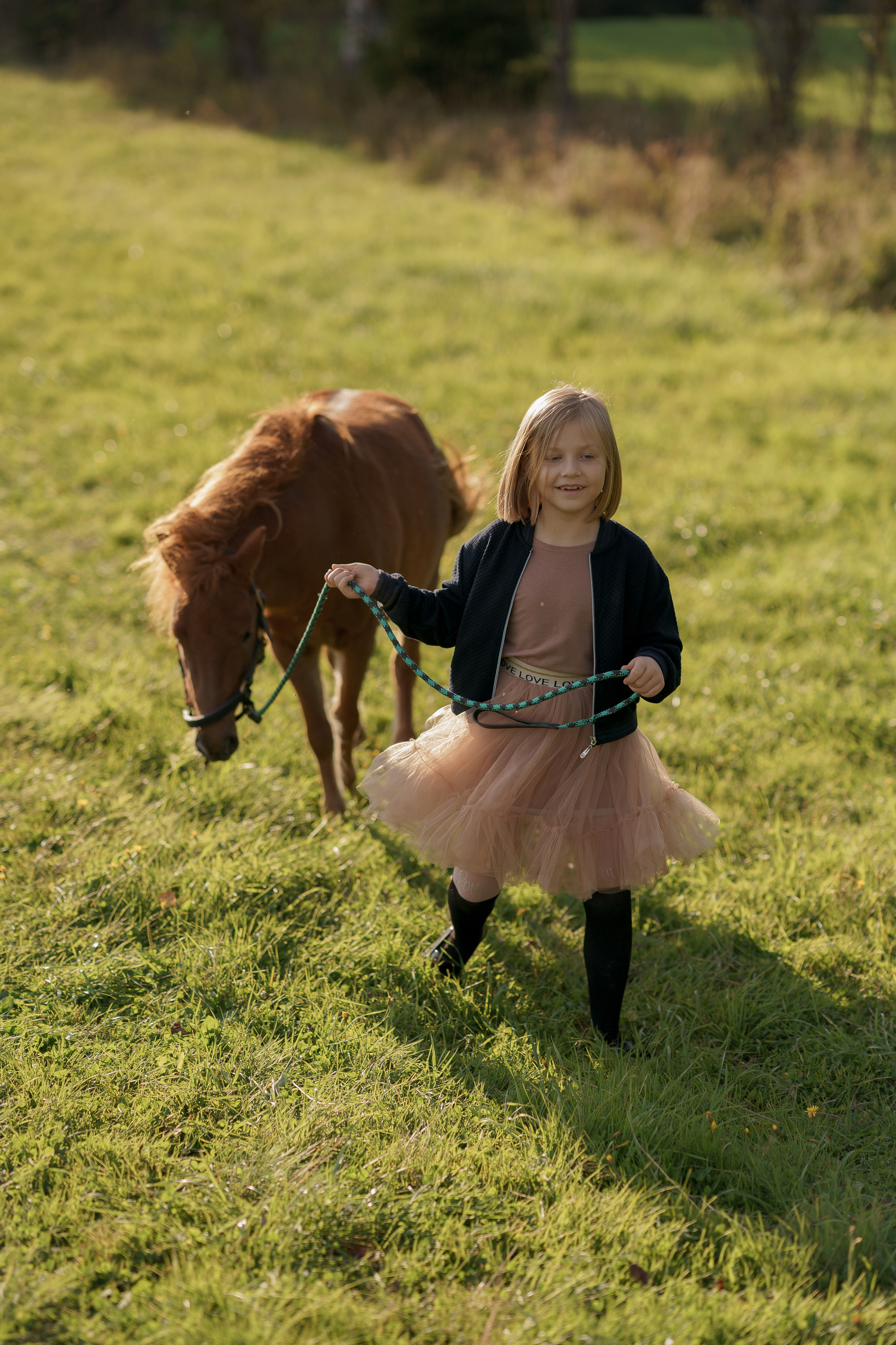 Фотосессия с американской миниатюрной лошадкой. Абрамцево. Семейный и детский фотограф в Сергиев Посаде, Хотьково Якимчук Любовь