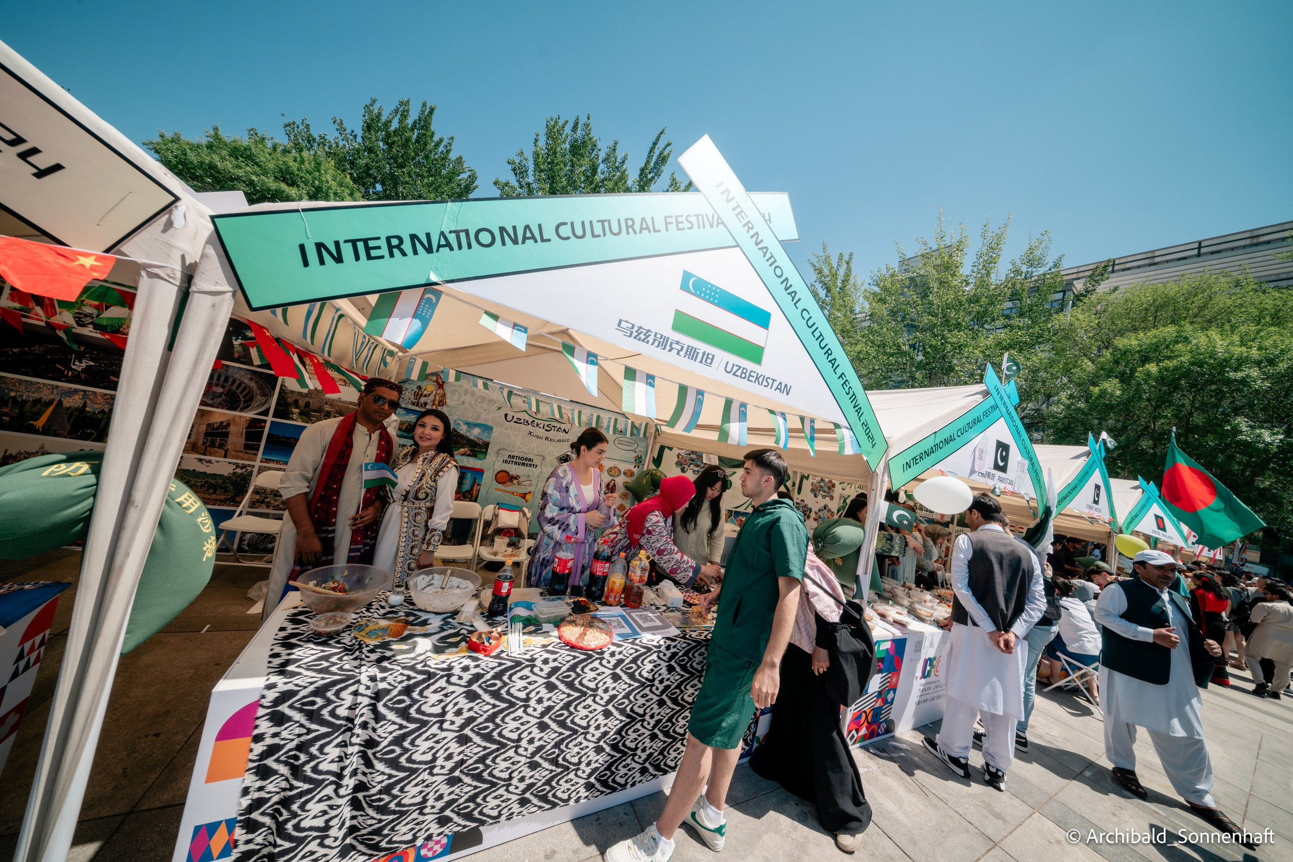 TJU Cultural Festival. Photographer in Guangzhou, China. Archibald Sonnenhaft