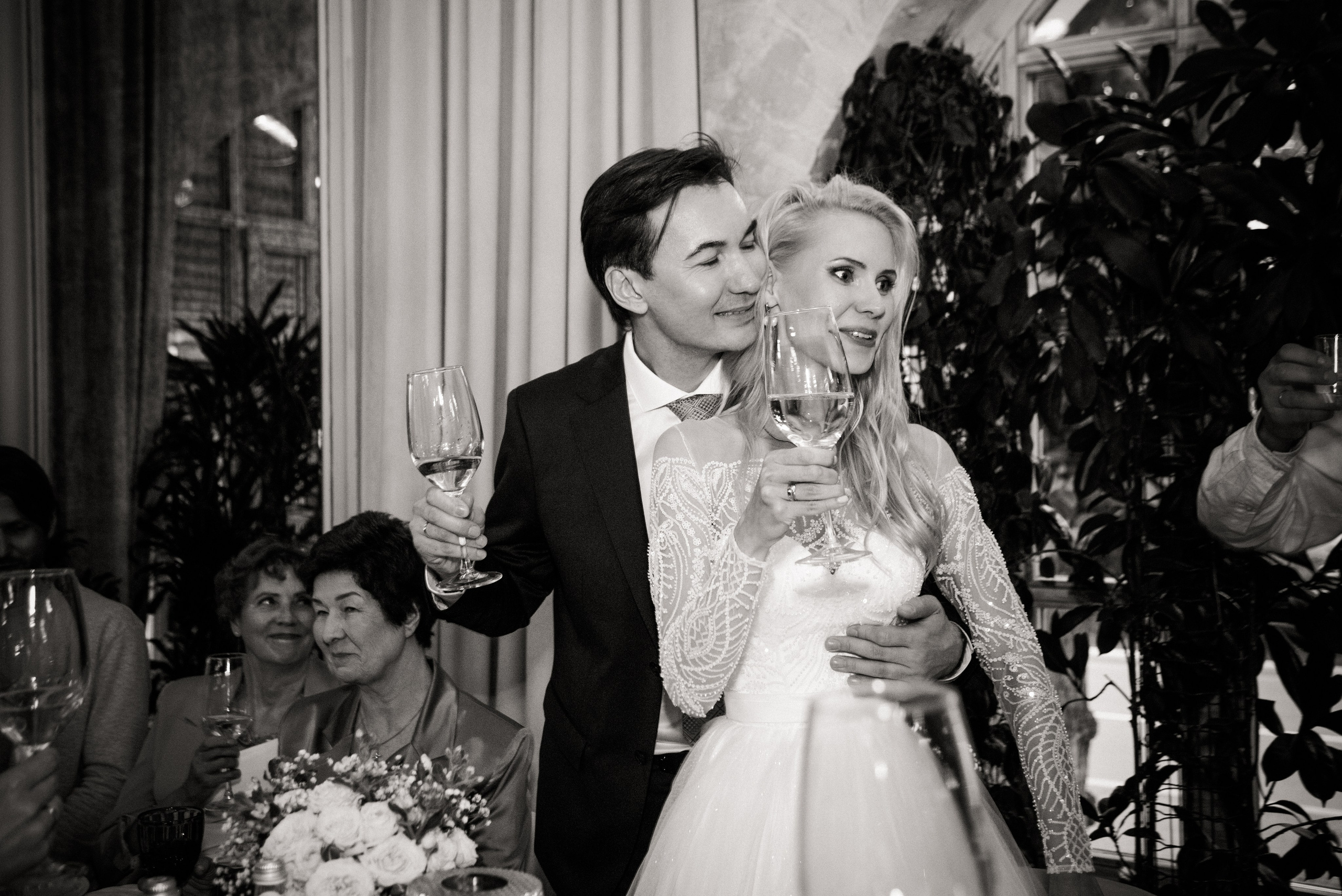 Свадебная фотосессия на ВДНХ. Свадебный и семейный фотограф в Москве и Подмосковье Лариса Козлова