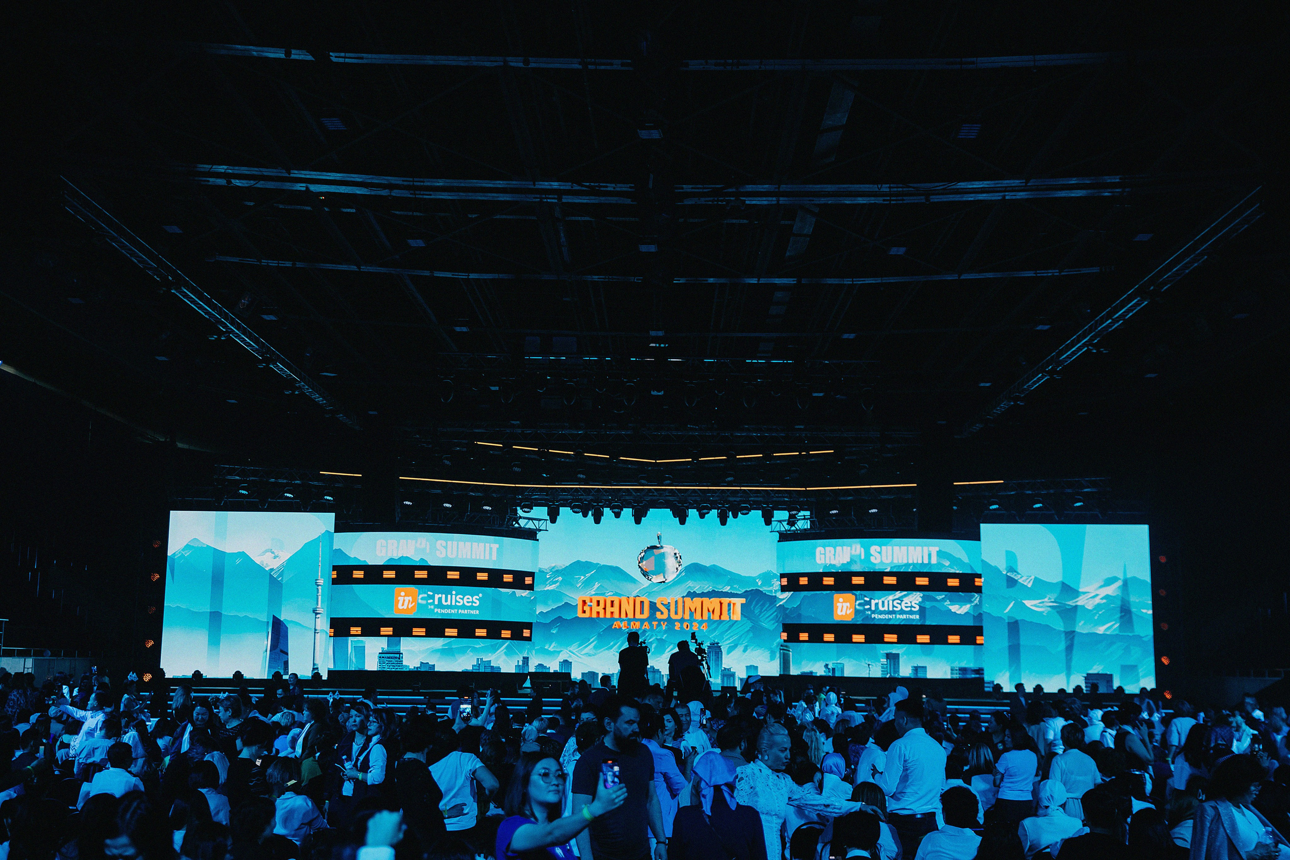 Grand Sammit Incruses. Свадебный, семейный и портретный фотограф в Алматы, Костанай