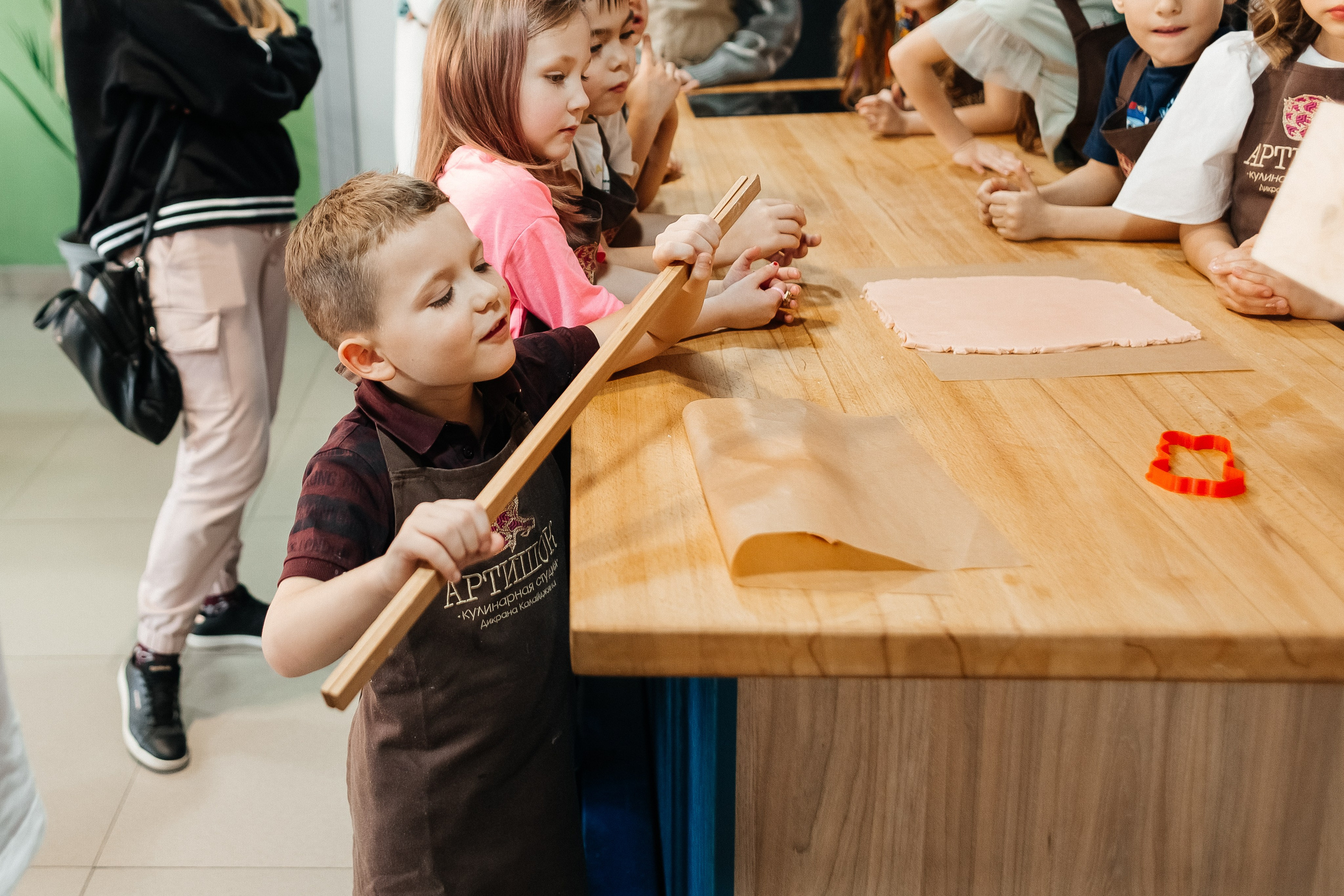 Детский мастер-класс в «АРТиШОК». Фотограф Кемерово | Сергей