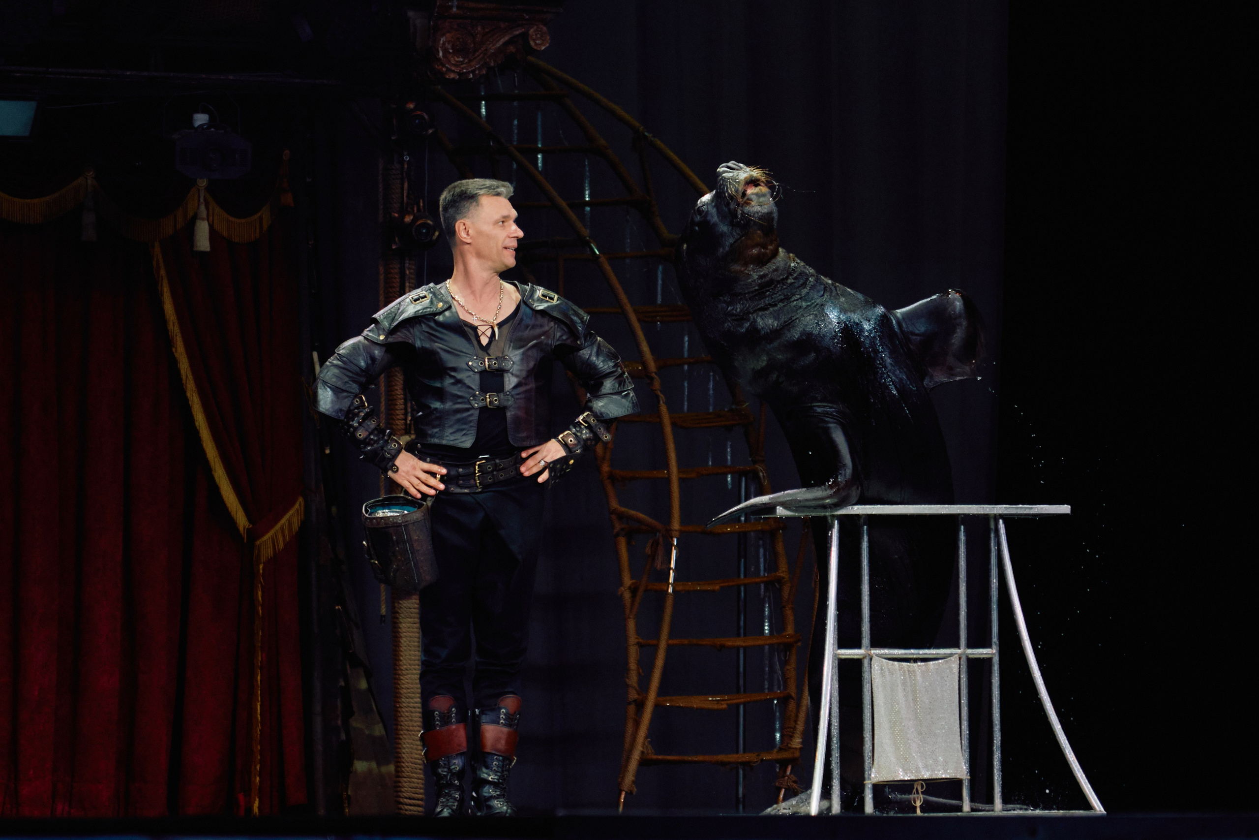 Цирк «На воде». Фотограф