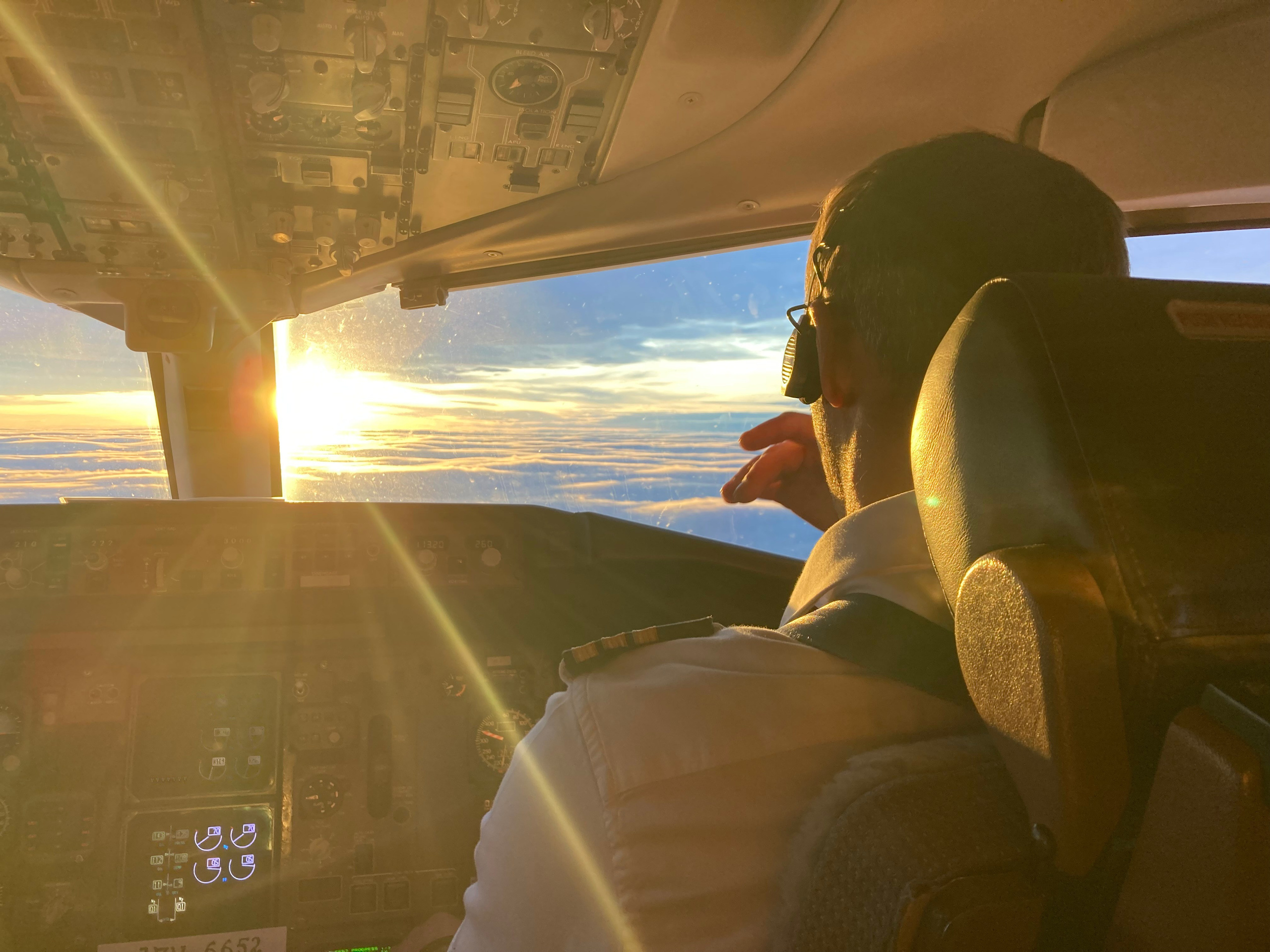 Мужская фотосессия пилоты самолета. Фотограф Екатеринбург Кокшарова Александра