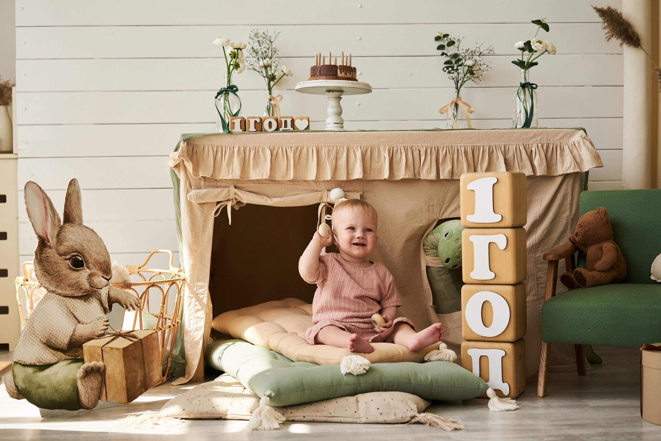 Семейная фотосессия в студии. Фотограф Екатеринбург Кокшарова Александра